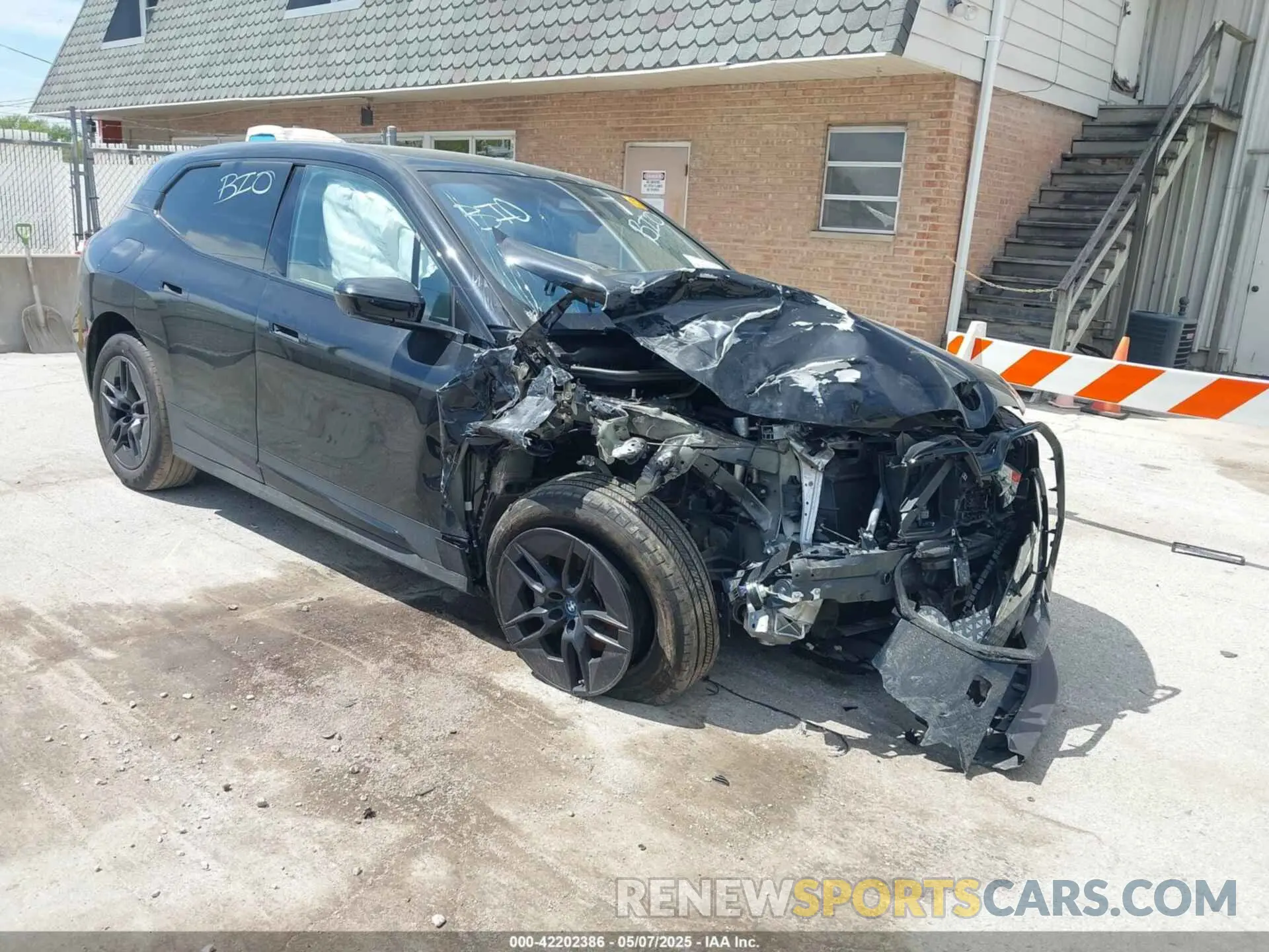 1 fotografías del automóvil dañado WB523CF03RCN75161 BMW IX 2024