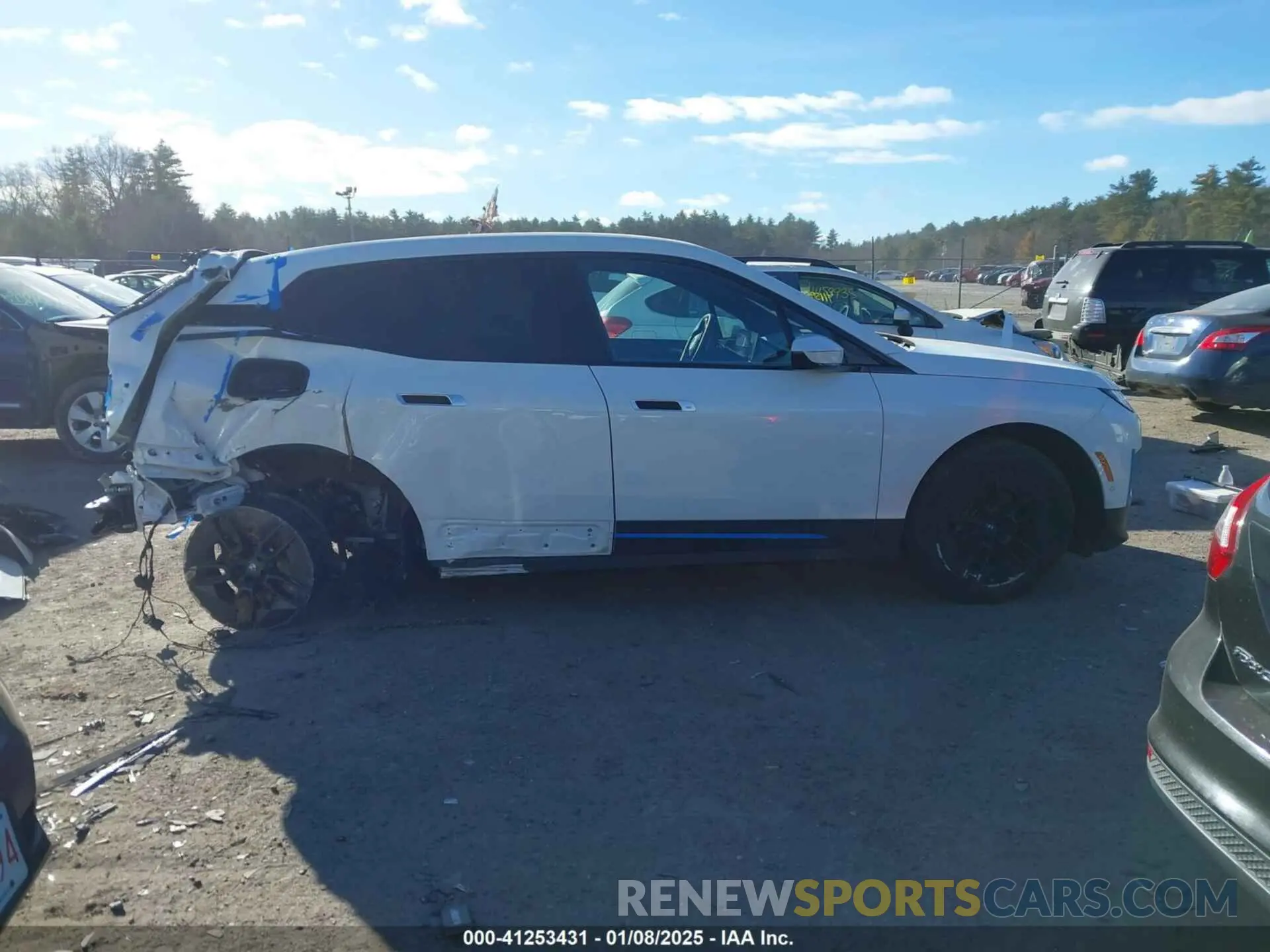 14 fotografías del automóvil dañado WB523CF04RCN65237 BMW IX 2024