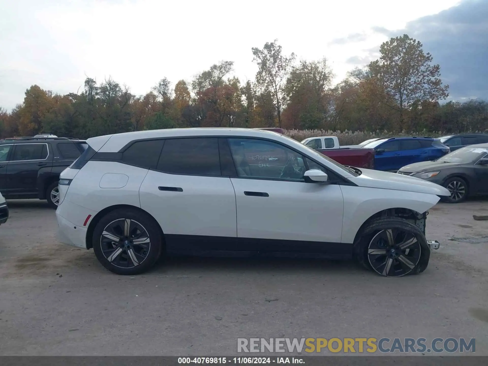 13 fotografías del automóvil dañado WB523CF06RCR10655 BMW IX 2024