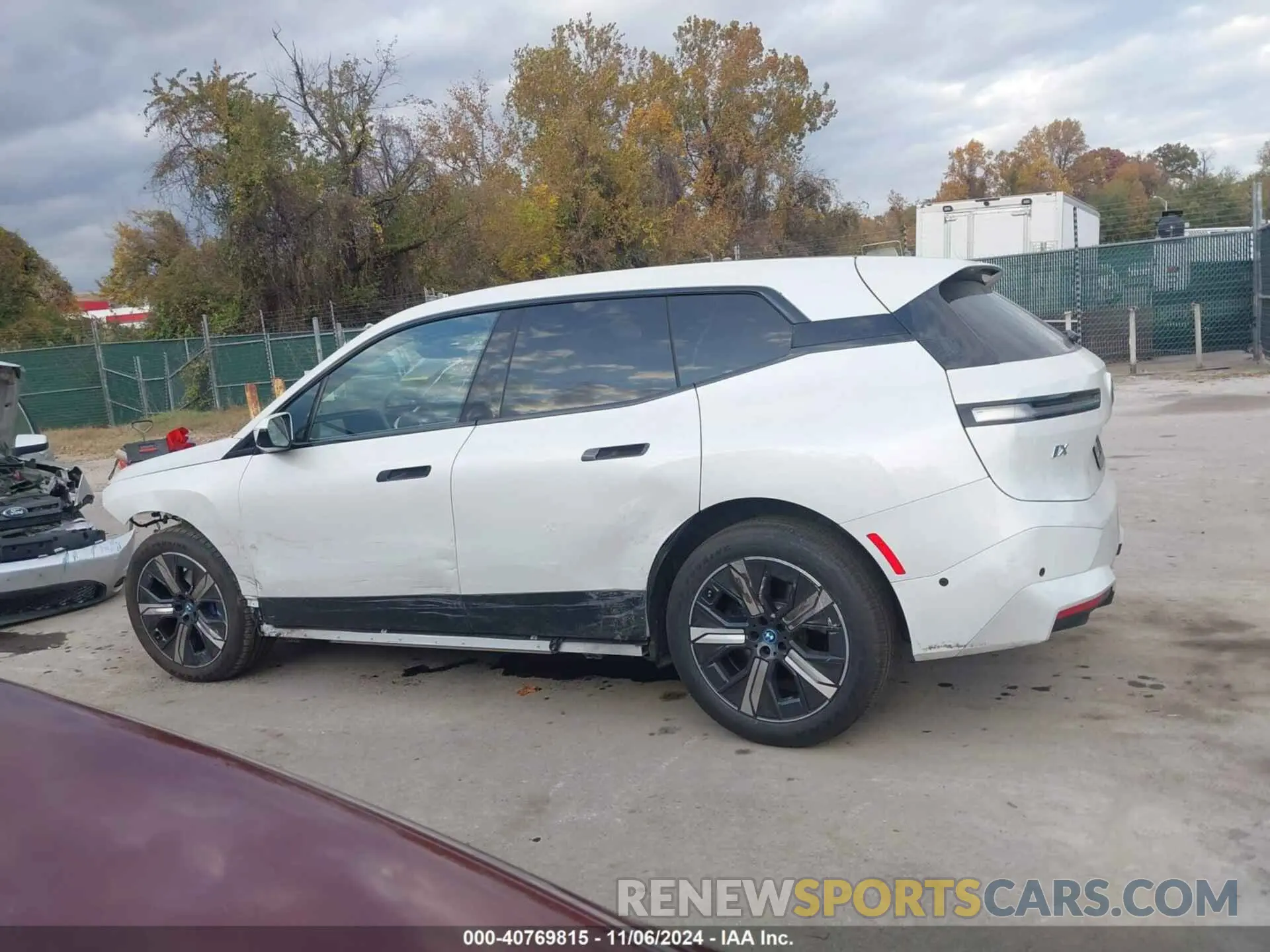 14 fotografías del automóvil dañado WB523CF06RCR10655 BMW IX 2024