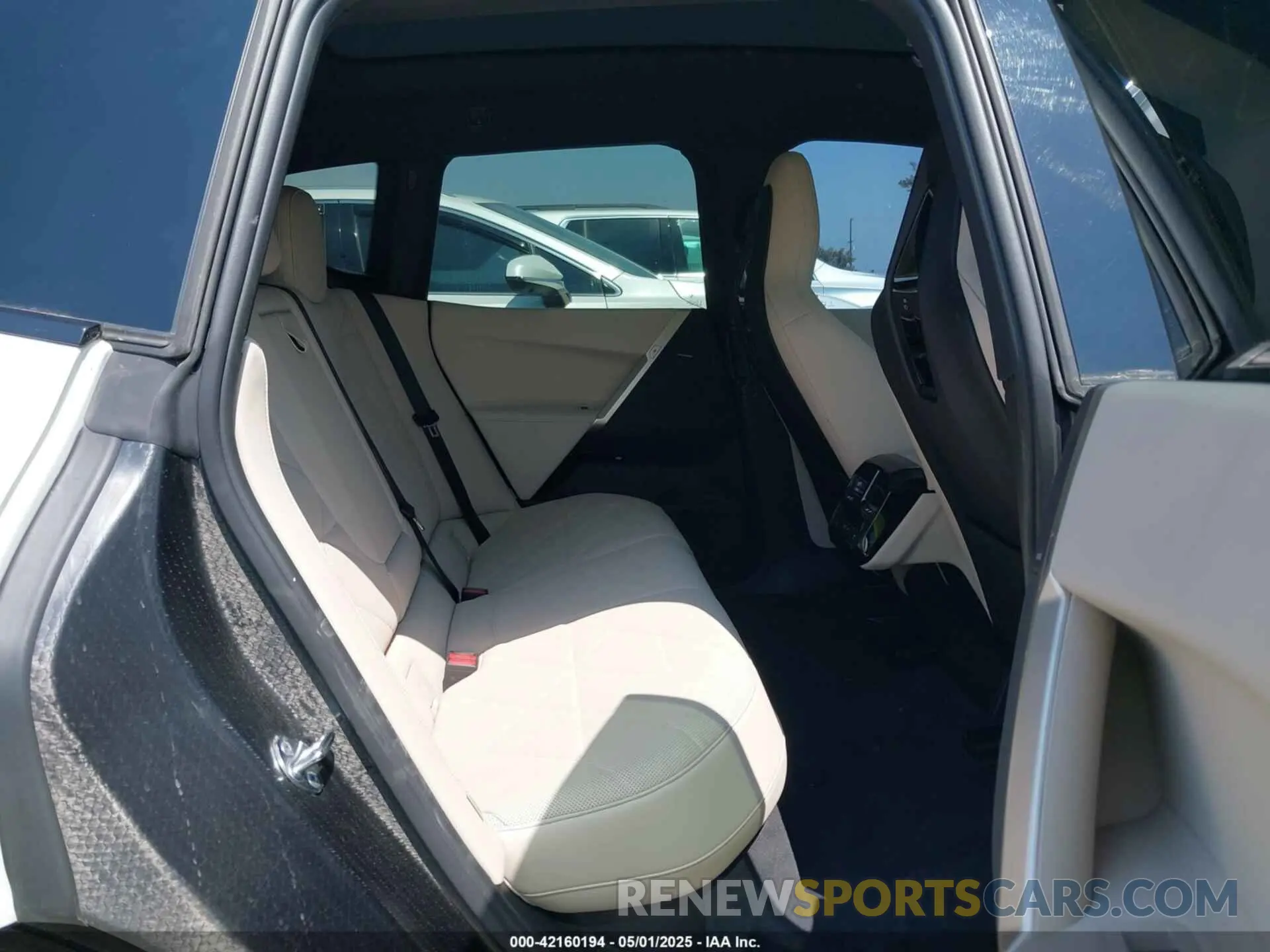 8 fotografías del automóvil dañado WB523CF07RCN60873 BMW IX 2024