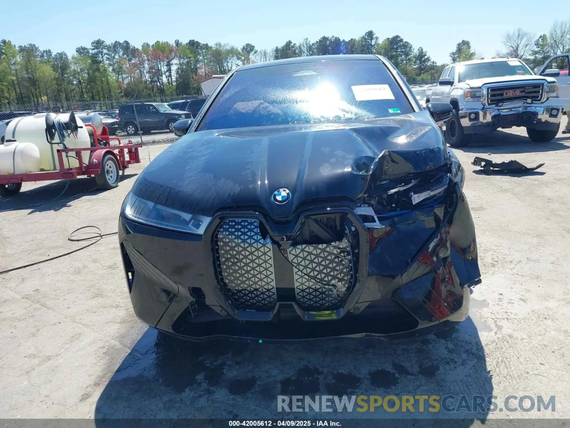 12 fotografías del automóvil dañado WB533CF06RCN40621 BMW IX 2024