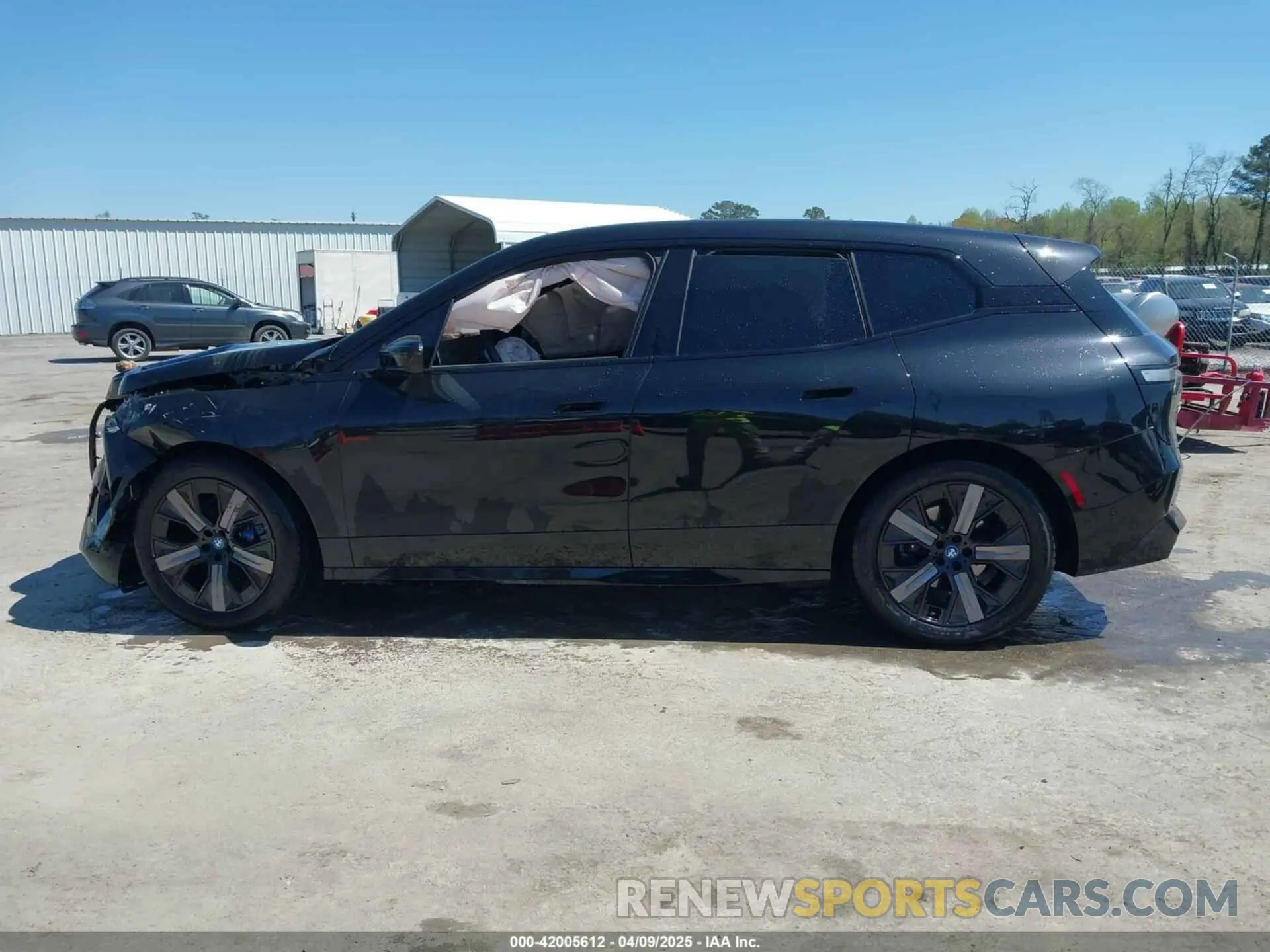14 fotografías del automóvil dañado WB533CF06RCN40621 BMW IX 2024
