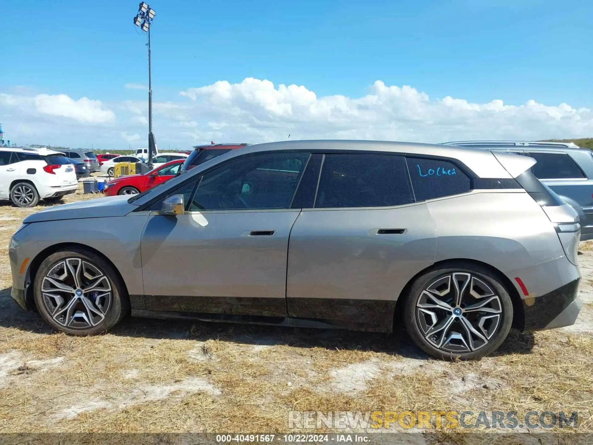13 fotografías del automóvil dañado WB533CF08RCN81137 BMW IX 2024
