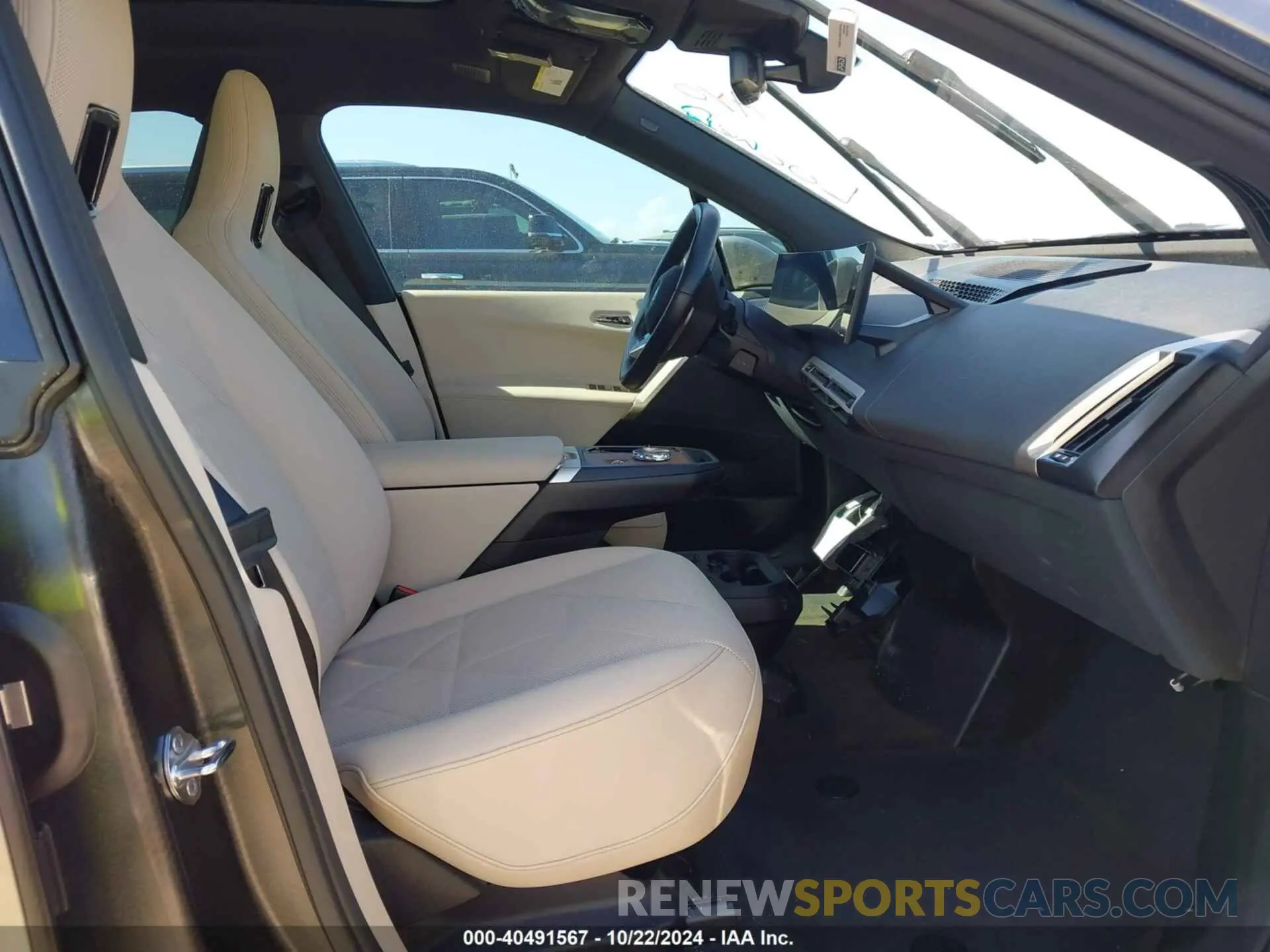 5 fotografías del automóvil dañado WB533CF08RCN81137 BMW IX 2024
