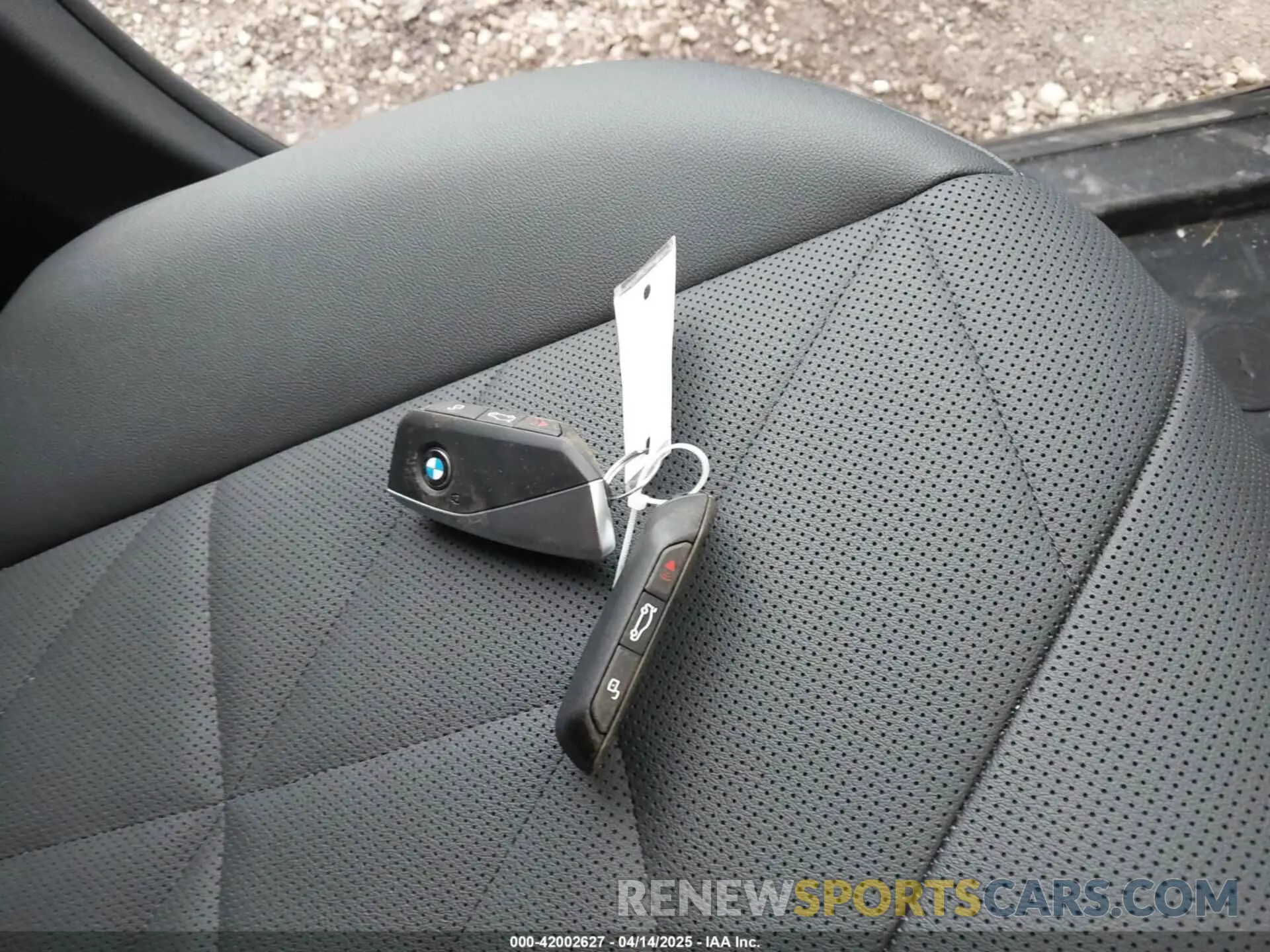 11 fotografías del automóvil dañado WB523CF00SCT84335 BMW IX 2025