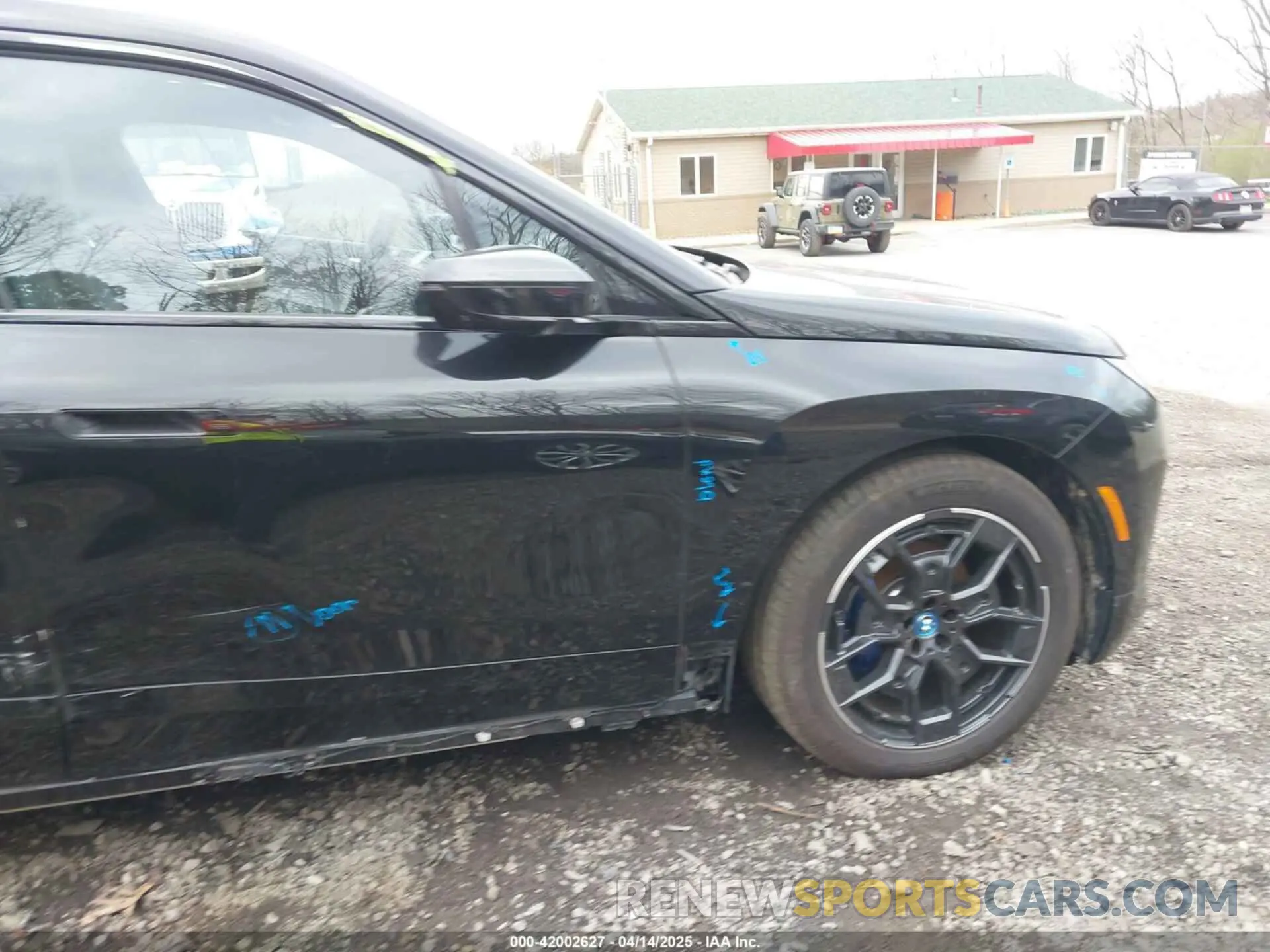 21 fotografías del automóvil dañado WB523CF00SCT84335 BMW IX 2025