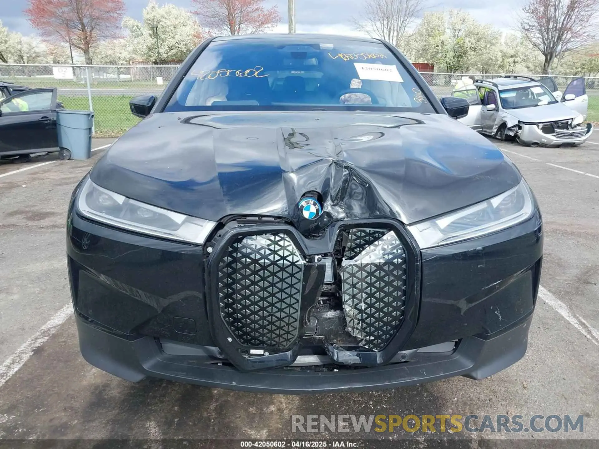 11 fotografías del automóvil dañado WB523CF04SCT13140 BMW IX 2025