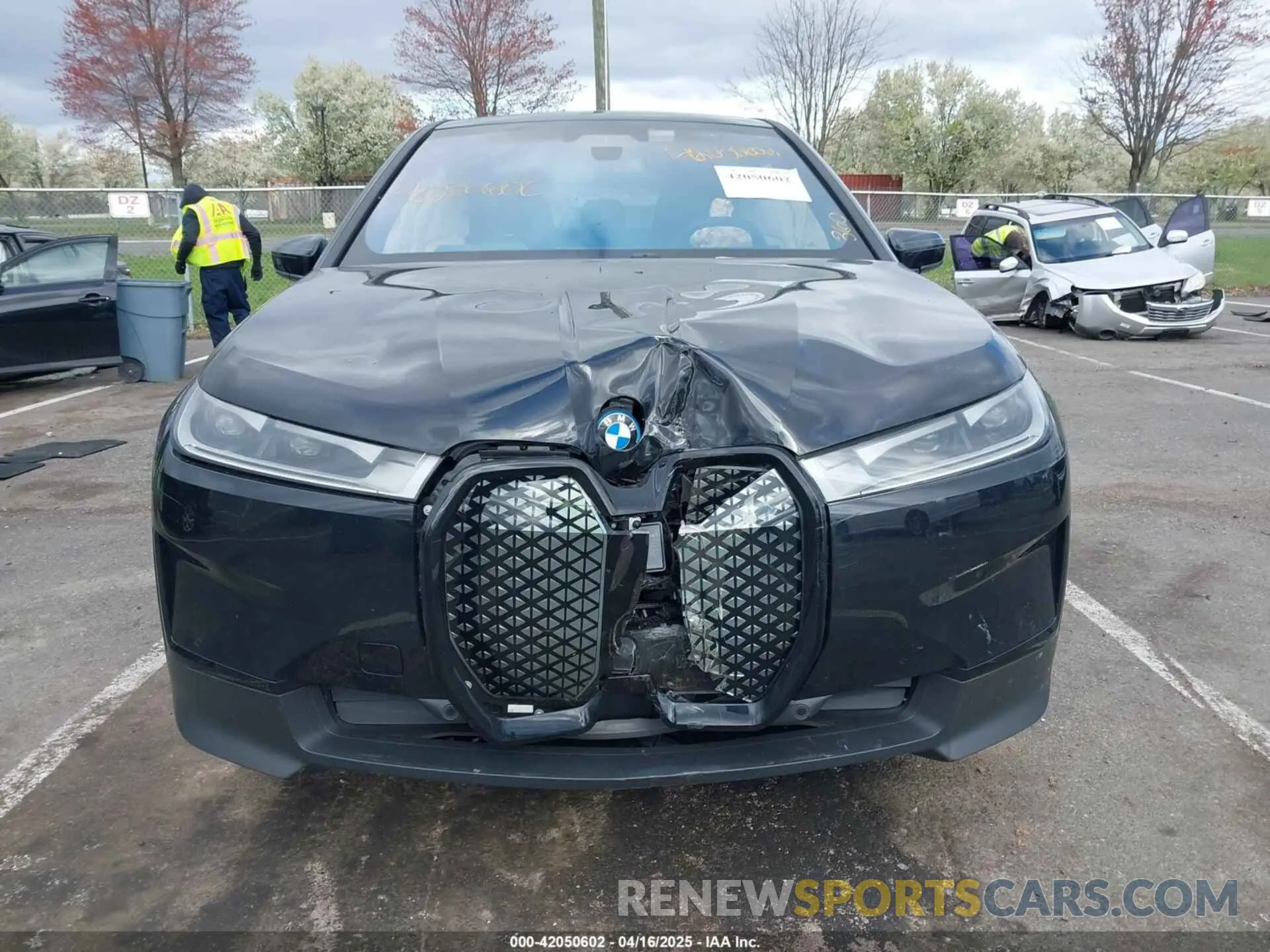 6 fotografías del automóvil dañado WB523CF04SCT13140 BMW IX 2025