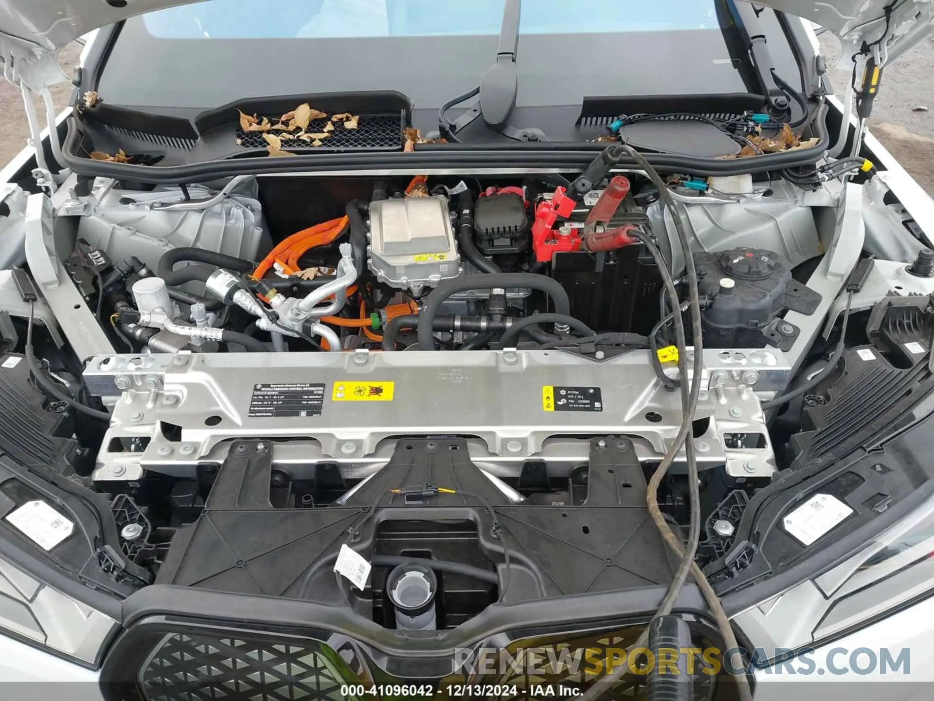 10 fotografías del automóvil dañado WB523CF06SCS95921 BMW IX 2025