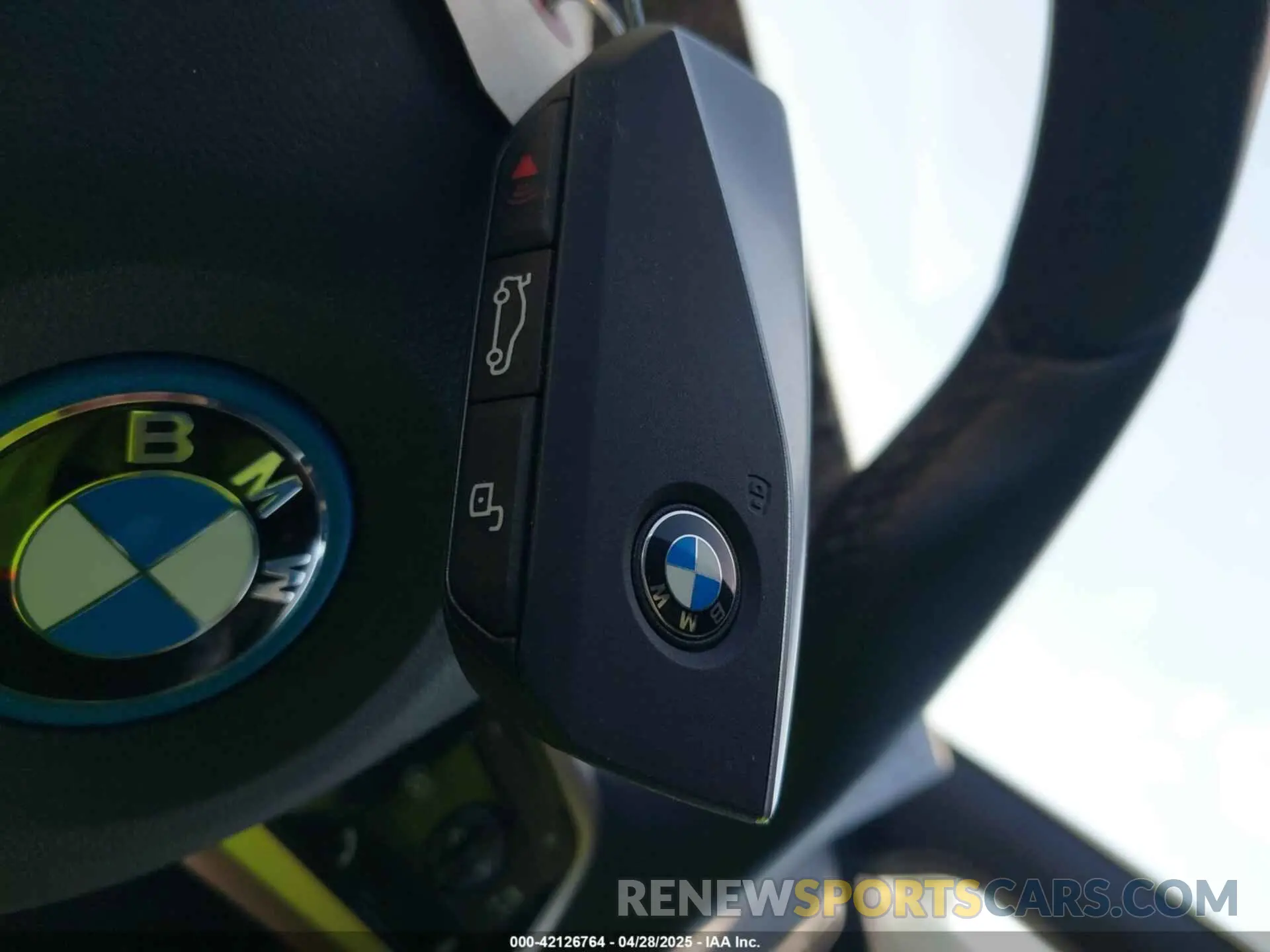 11 fotografías del automóvil dañado WB523CF07SCT03234 BMW IX 2025