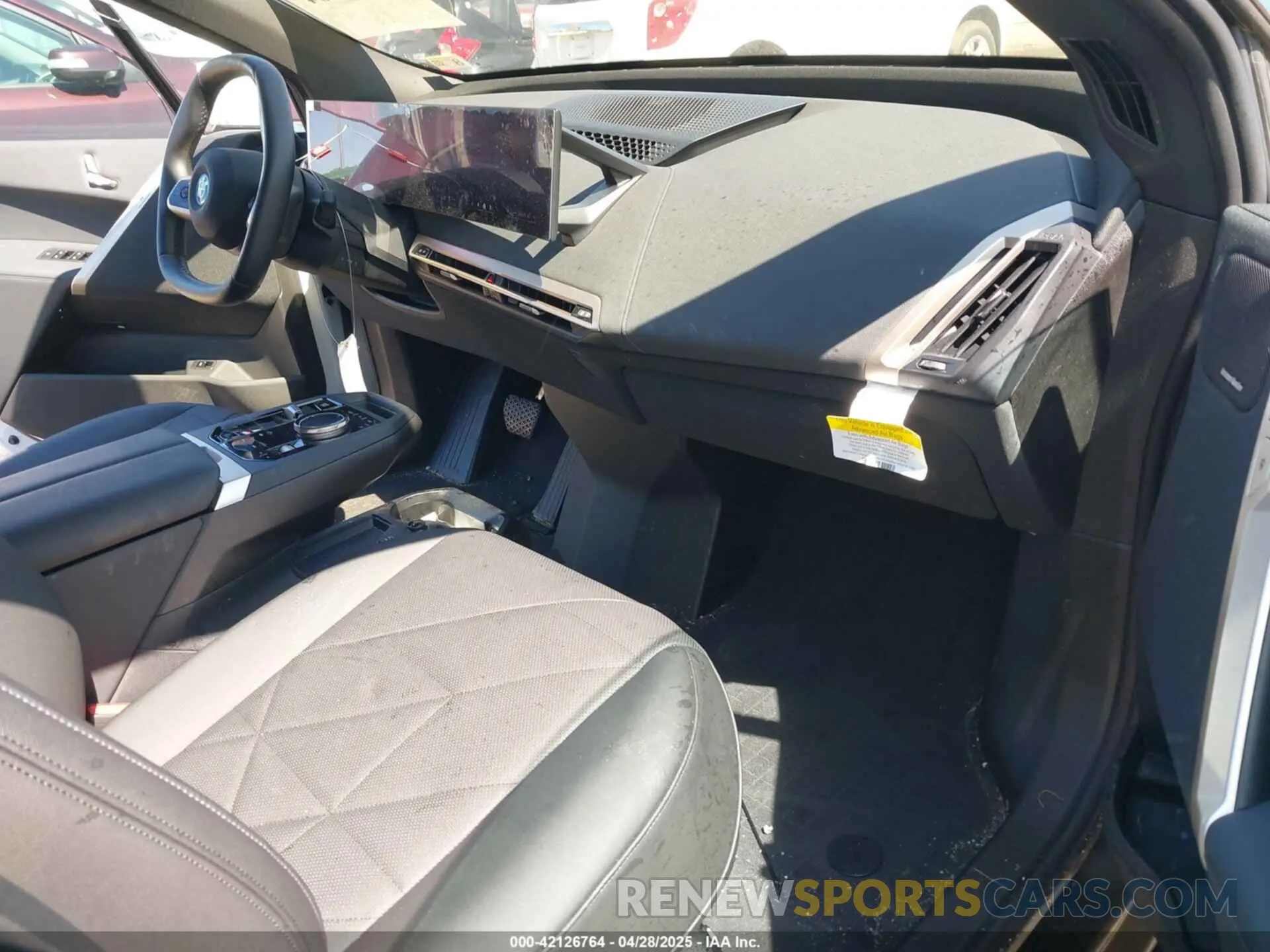 5 fotografías del automóvil dañado WB523CF07SCT03234 BMW IX 2025