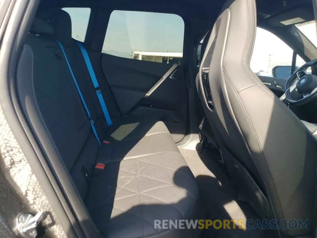10 fotografías del automóvil dañado WB533CF03RCN27342 BMW IX M60 2024