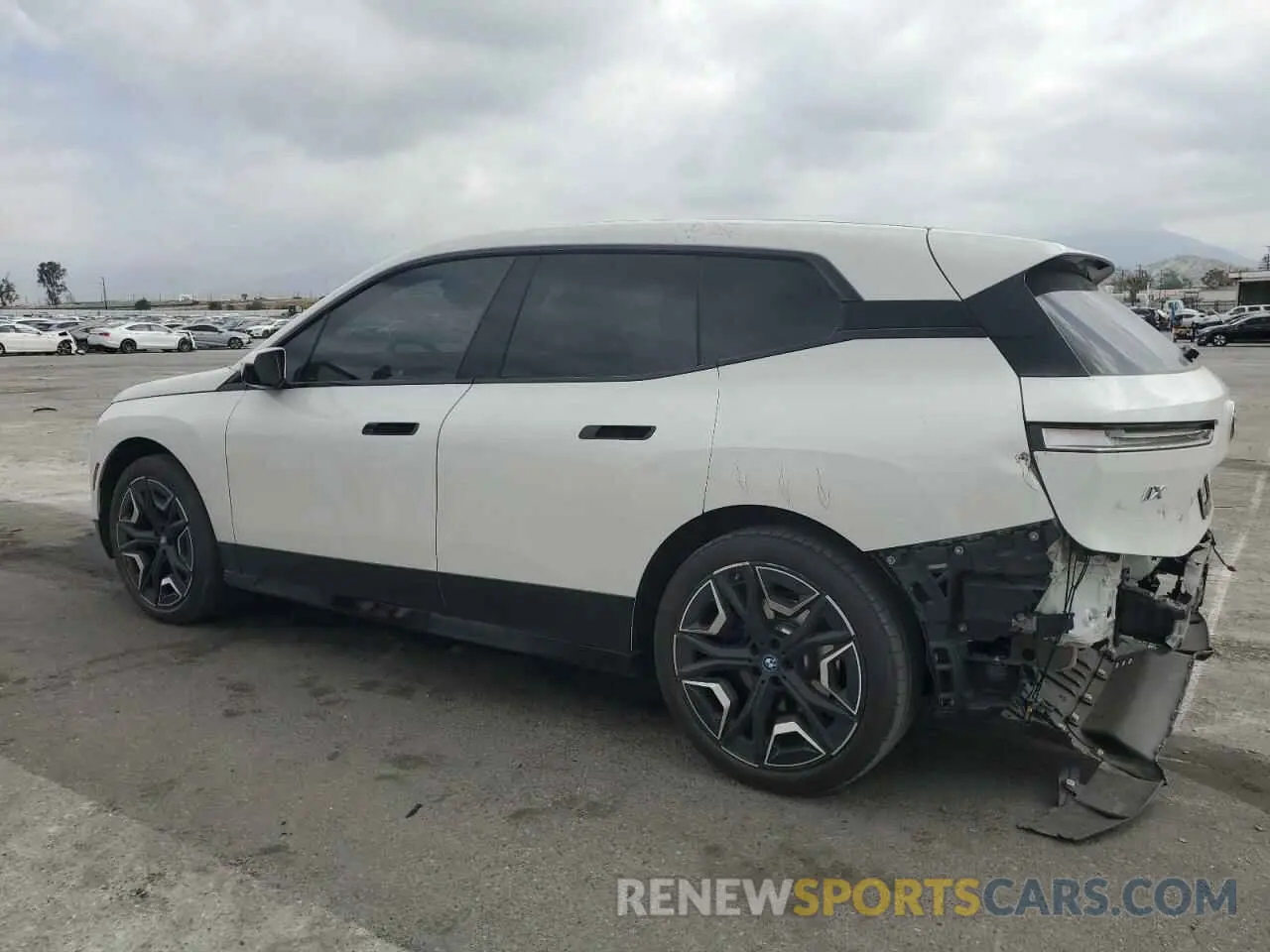 2 fotografías del automóvil dañado WB523CF01NCK44105 BMW IX XDRIVE5 2022