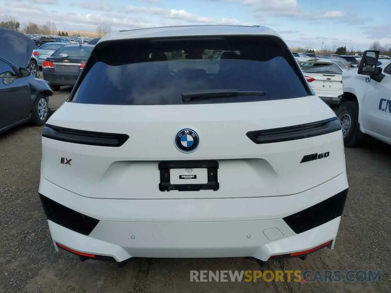 6 fotografías del automóvil dañado WB523CF06NCK53527 BMW IX XDRIVE5 2022