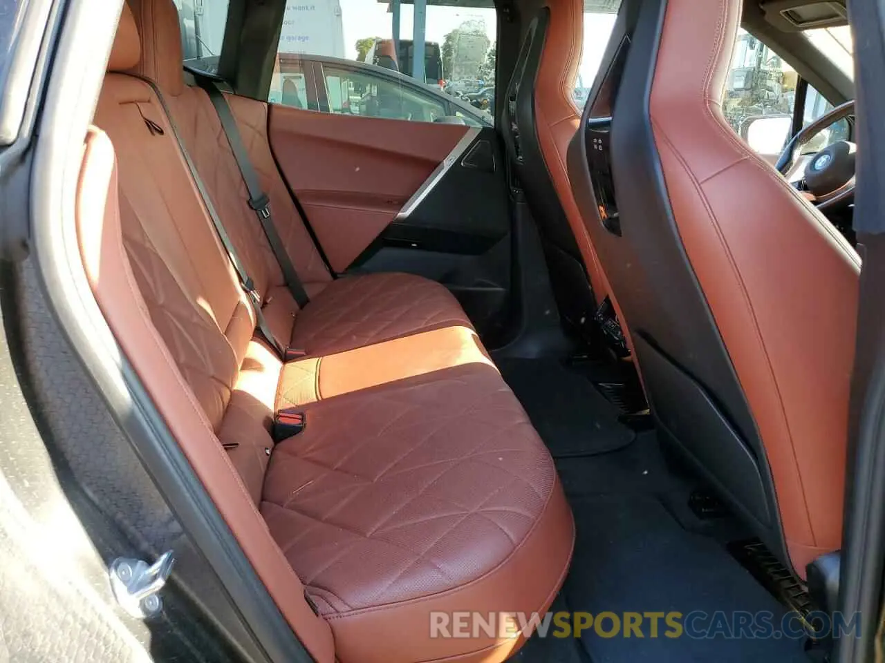 10 fotografías del automóvil dañado WB523CF07NCK45940 BMW IX XDRIVE5 2022