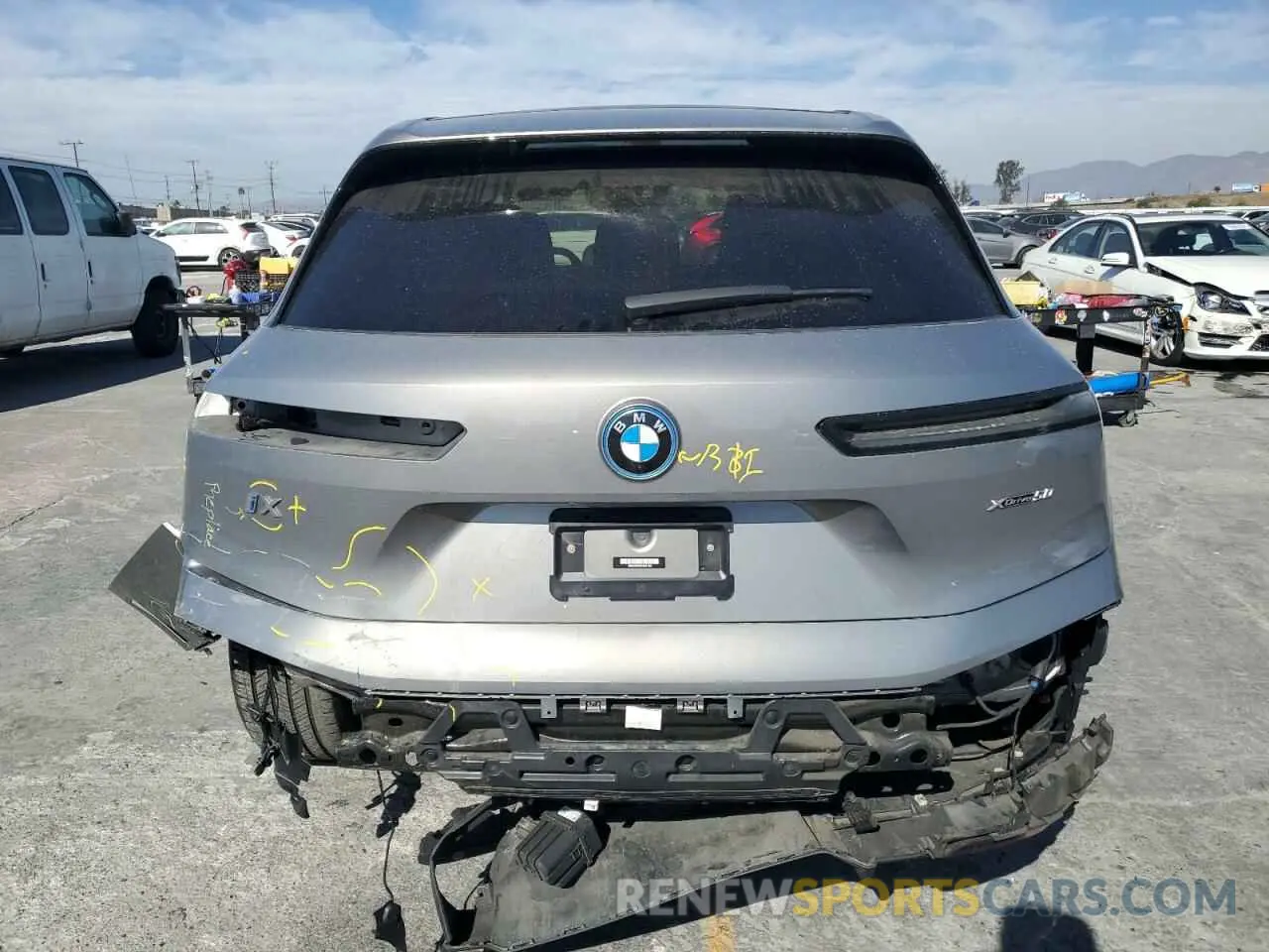 6 fotografías del automóvil dañado WB523CF07PCM41184 BMW IX XDRIVE5 2023