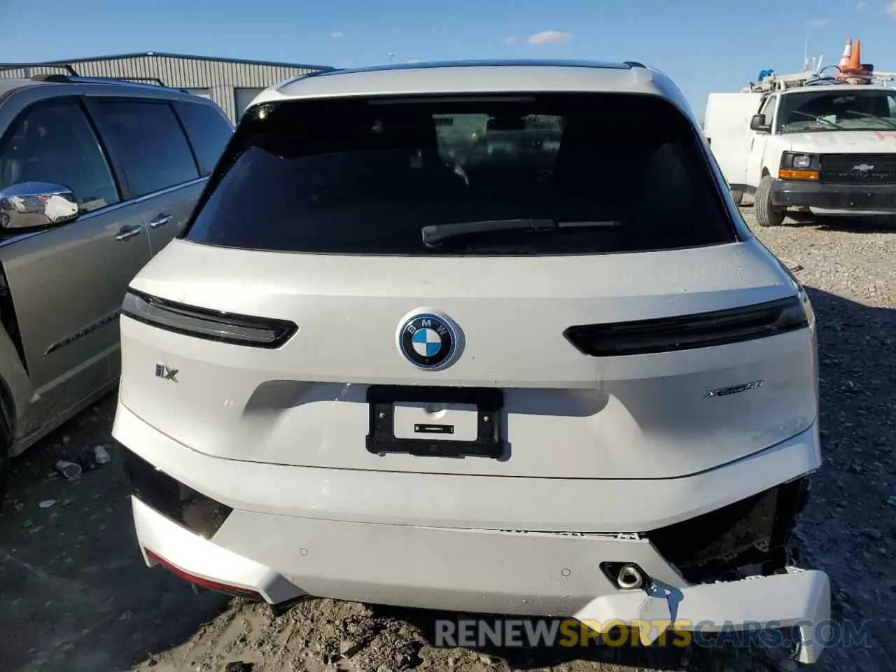 6 fotografías del automóvil dañado WB523CF02RCR04173 BMW IX XDRIVE5 2024