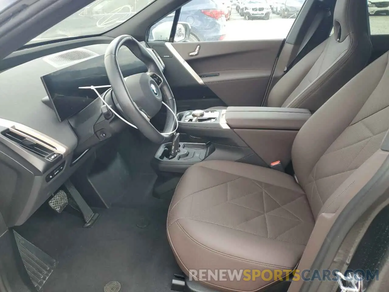 7 fotografías del automóvil dañado WB523CF02RCR04173 BMW IX XDRIVE5 2024