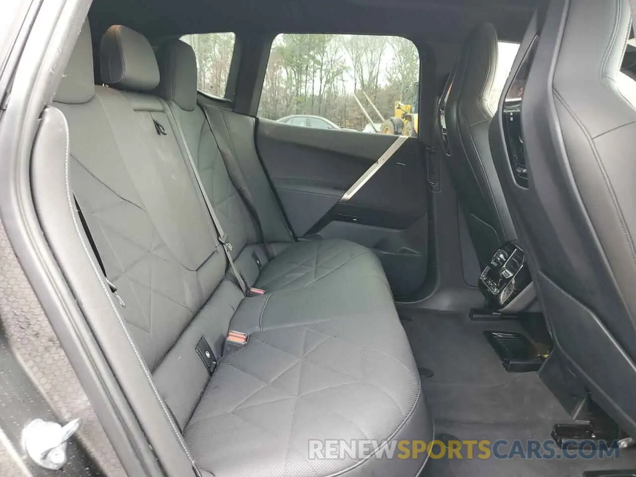 10 fotografías del automóvil dañado WB523CF05RCN12790 BMW IX XDRIVE5 2024