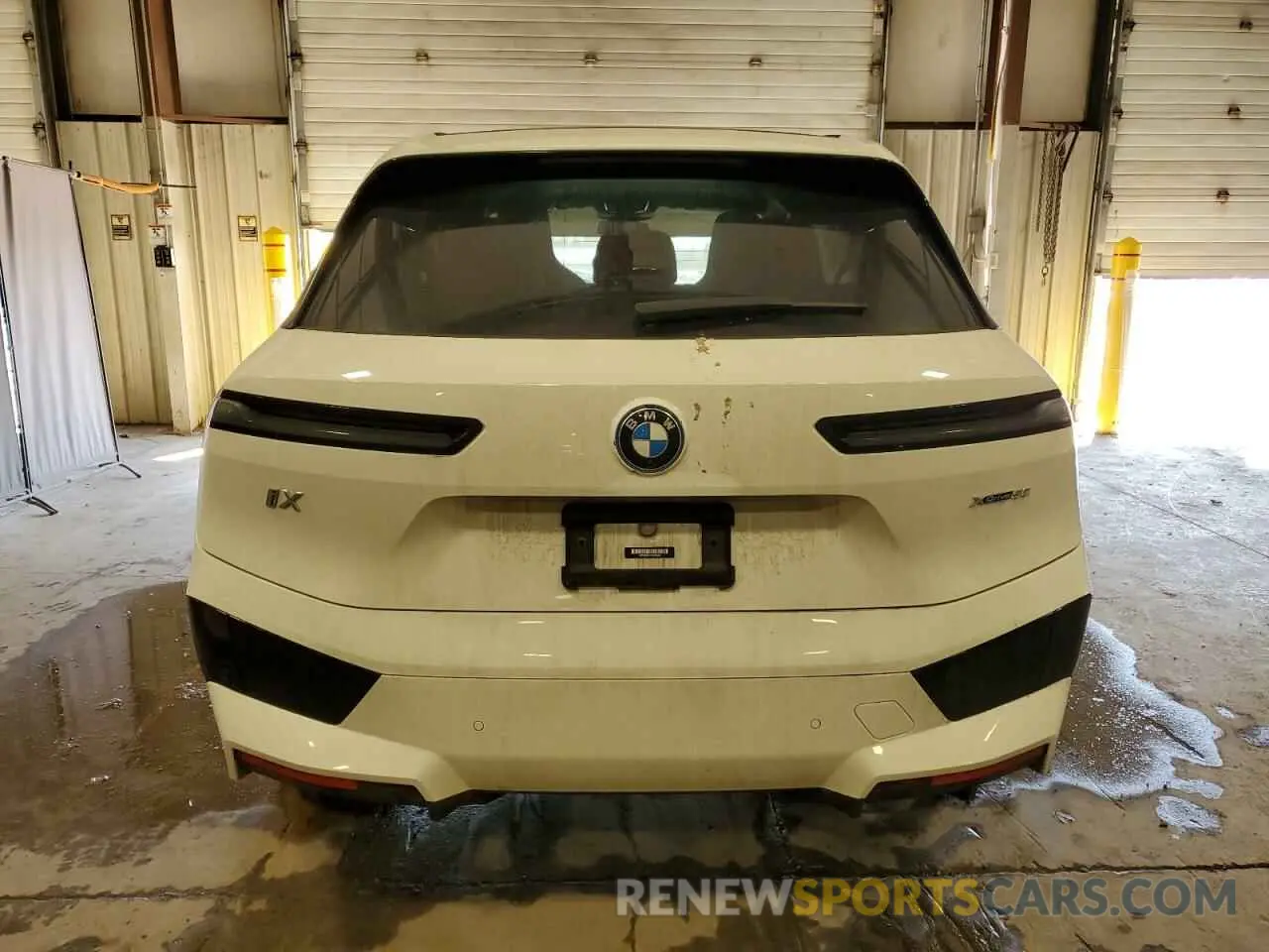 6 fotografías del automóvil dañado WB523CF07RCN55365 BMW IX XDRIVE5 2024