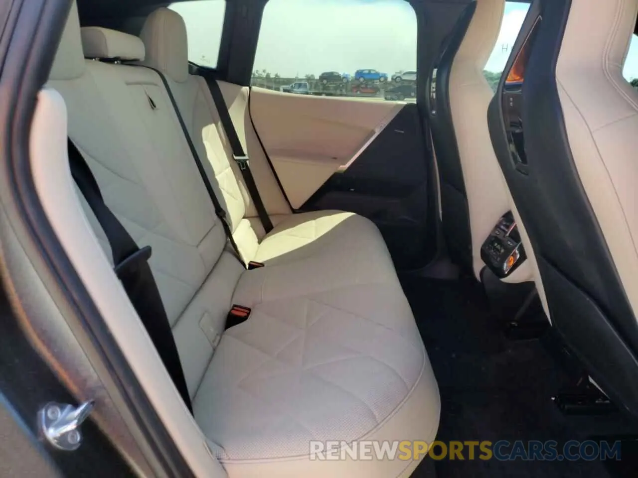 11 fotografías del automóvil dañado WB523CF07RCP25403 BMW IX XDRIVE5 2024