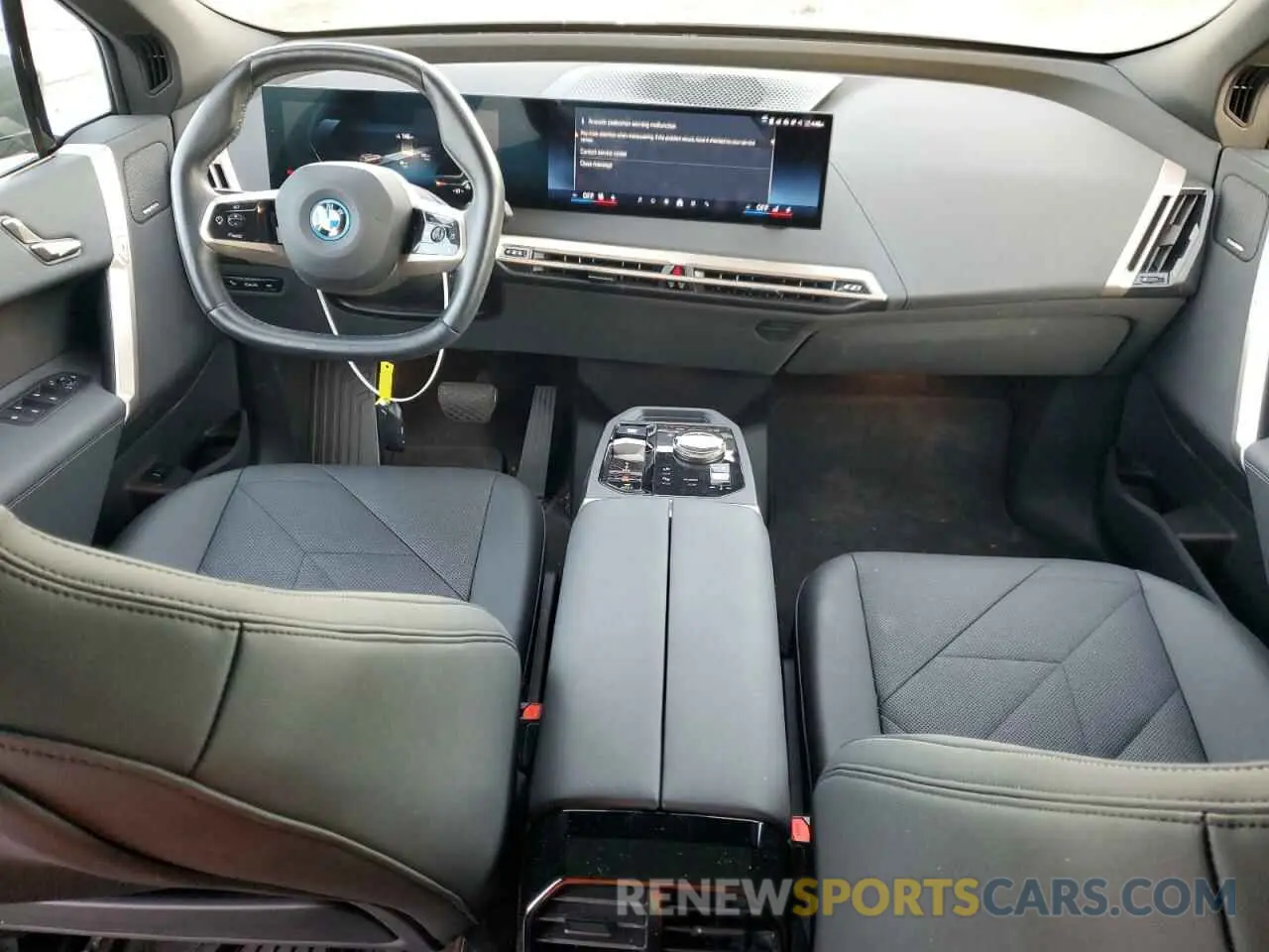 8 fotografías del automóvil dañado WB523CF07RCP34411 BMW IX XDRIVE5 2024
