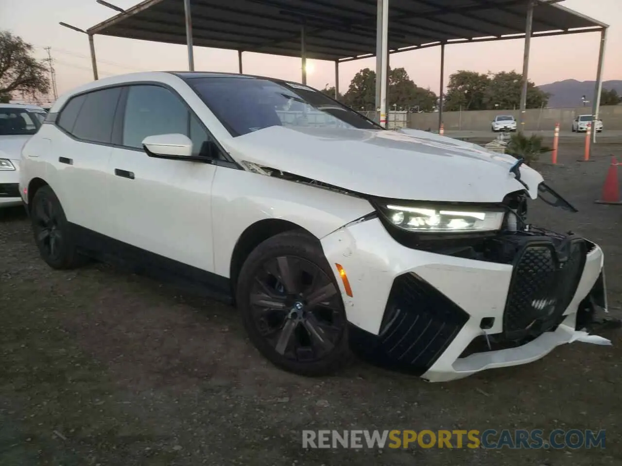 4 fotografías del automóvil dañado WB523CF08RCP20999 BMW IX XDRIVE5 2024