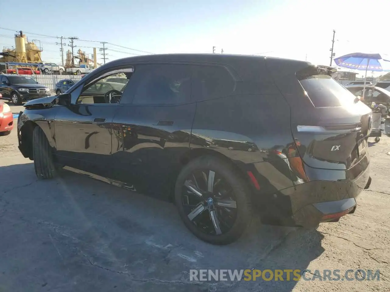 2 fotografías del automóvil dañado WB523CF08RCR85731 BMW IX XDRIVE5 2024