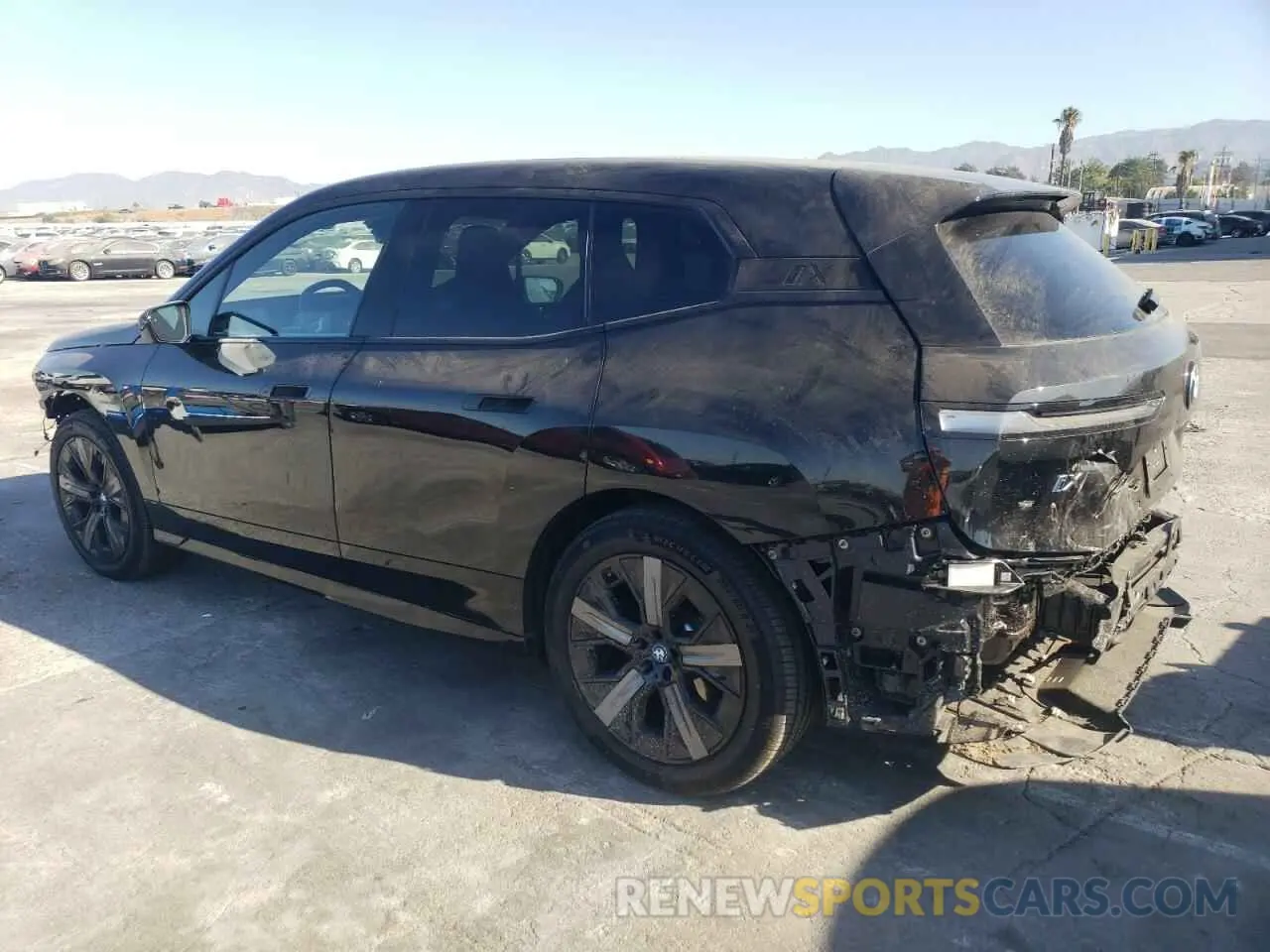 2 fotografías del automóvil dañado WB523CF0XRCR82457 BMW IX XDRIVE5 2024