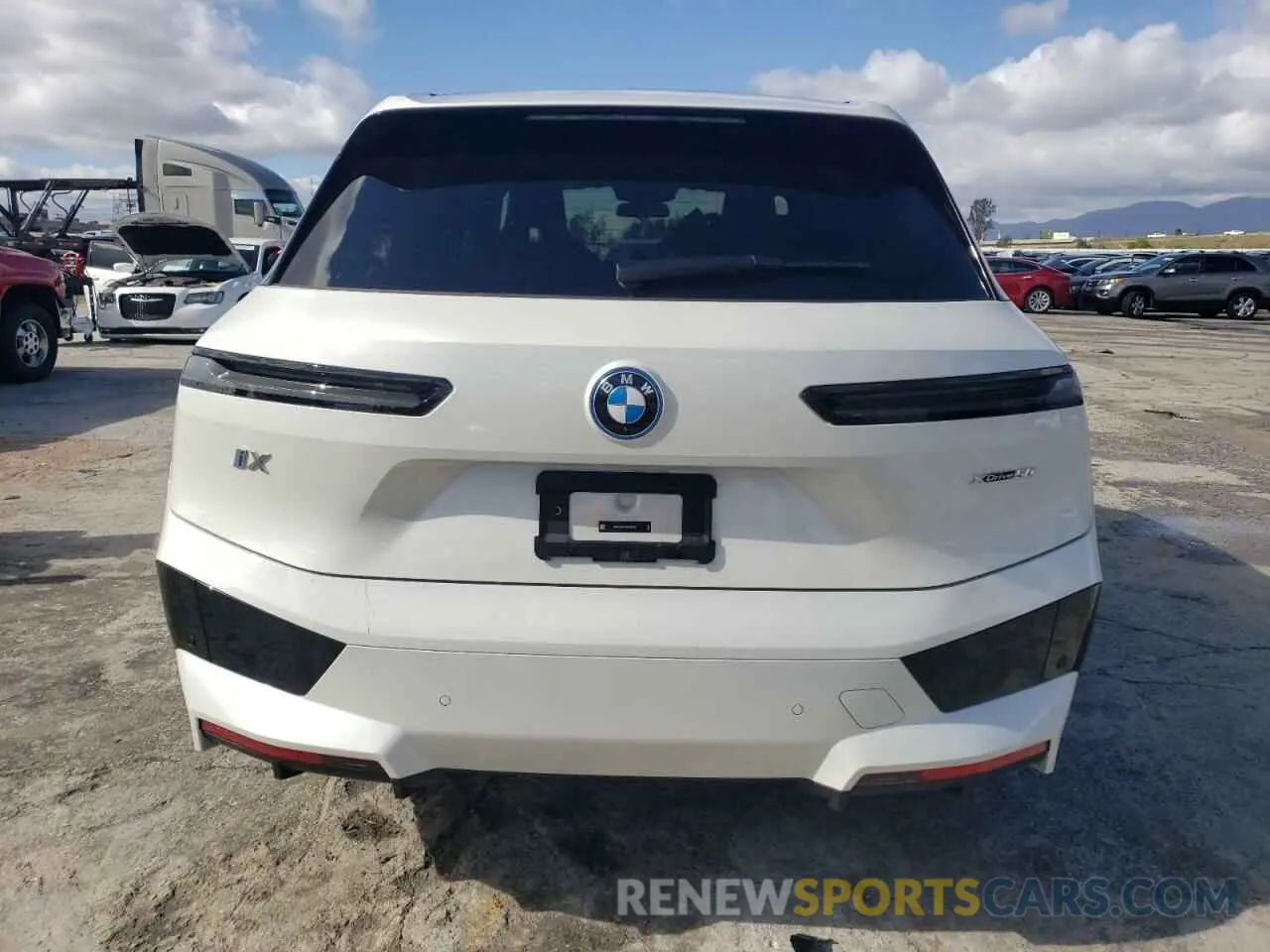6 fotografías del automóvil dañado WB523CF07SCT32720 BMW IX XDRIVE5 2025