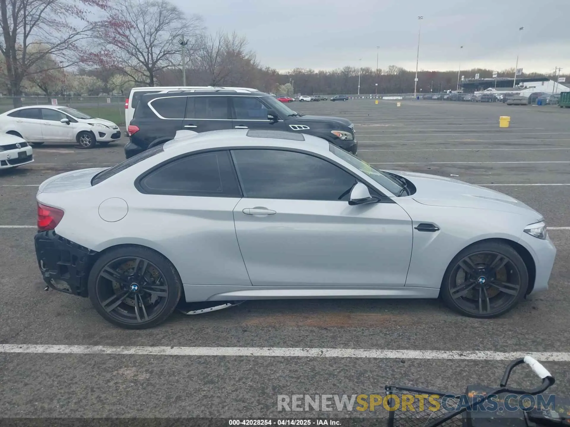 13 fotografías del automóvil dañado WBS2U7C00L7E66522 BMW M2 2020