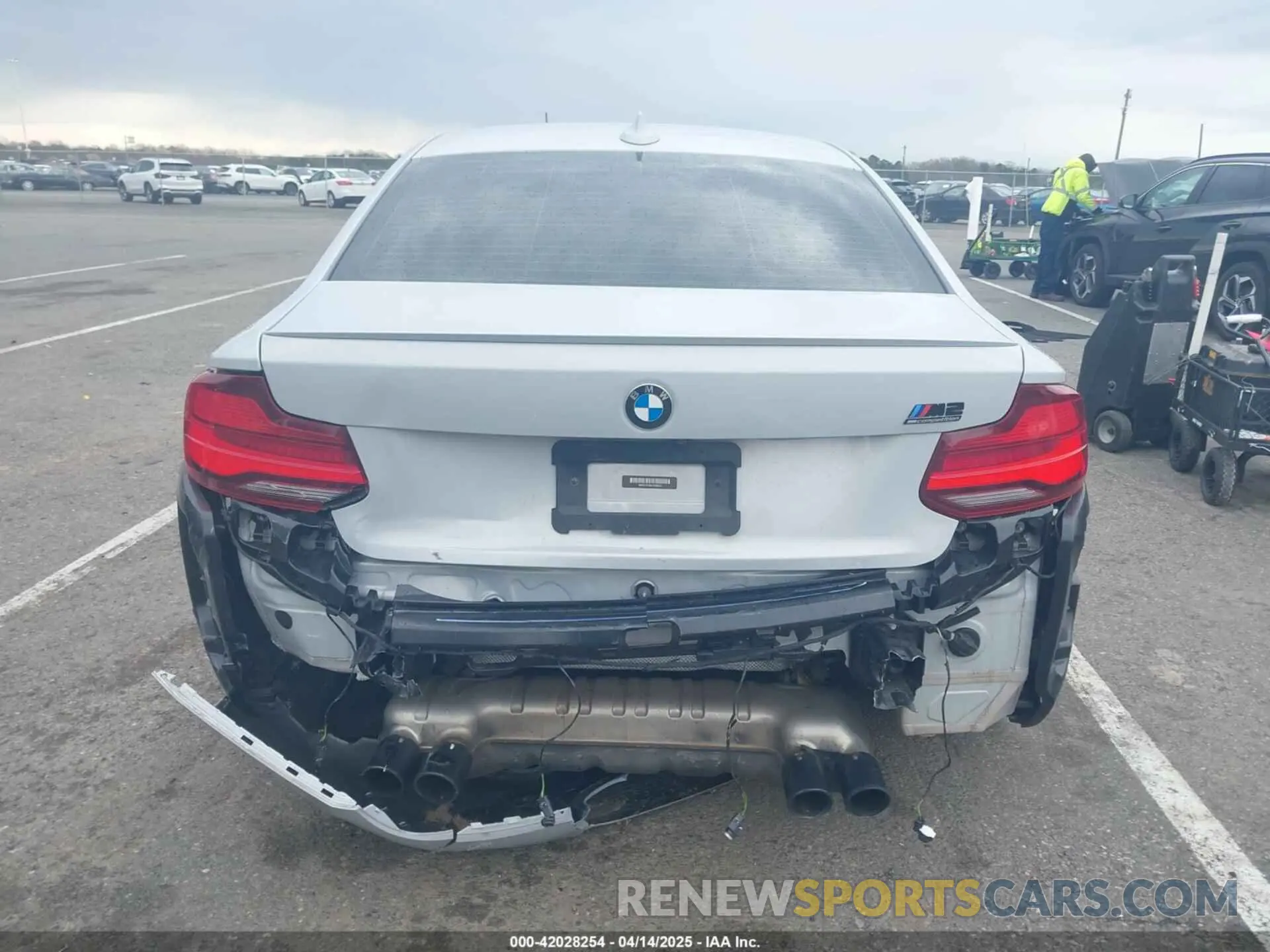 16 fotografías del automóvil dañado WBS2U7C00L7E66522 BMW M2 2020