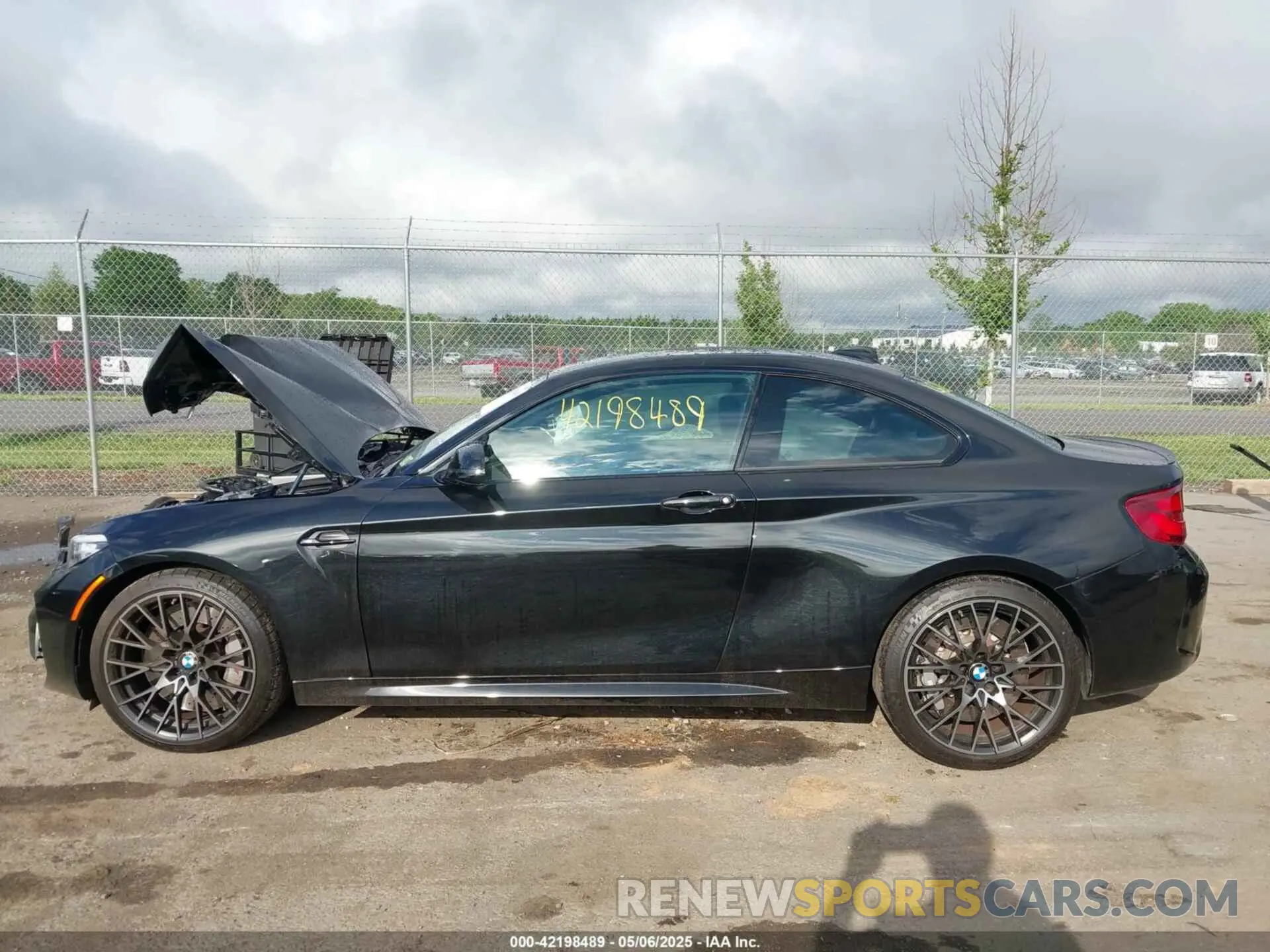15 fotografías del automóvil dañado WBS2U7C00M7J64095 BMW M2 2021