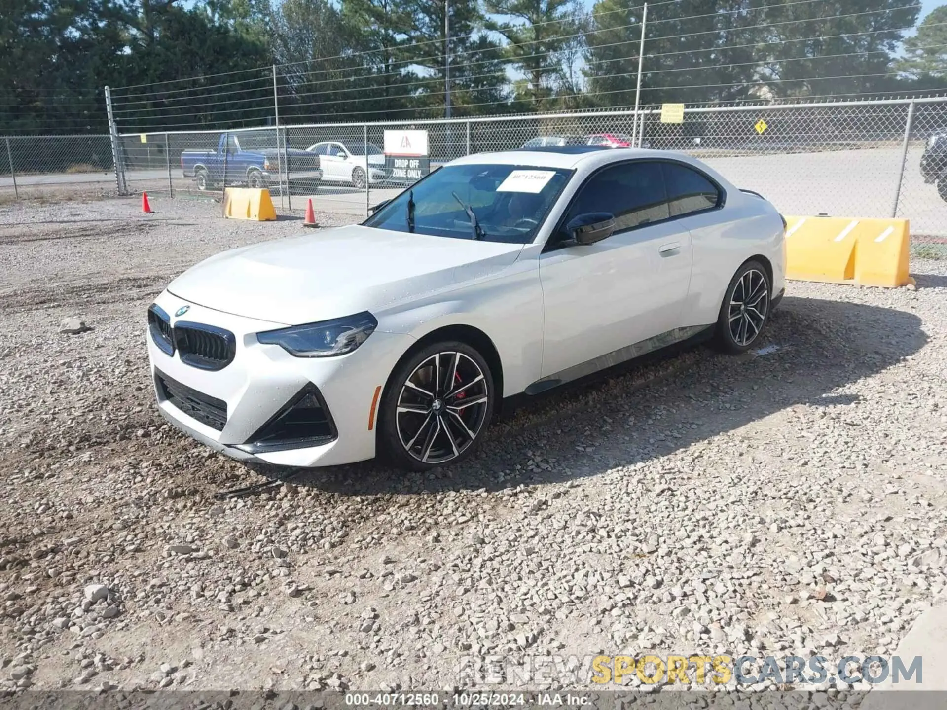 2 fotografías del automóvil dañado 3MW53CM09P8C80040 BMW M240 2023