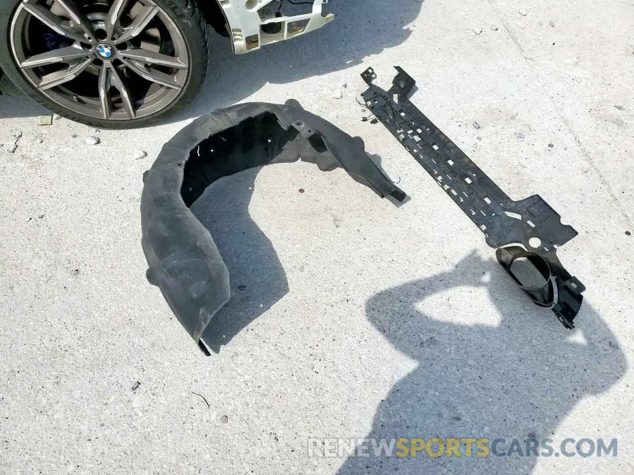12 fotografías del automóvil dañado WBA5U9C04LA380918 BMW M3 2020