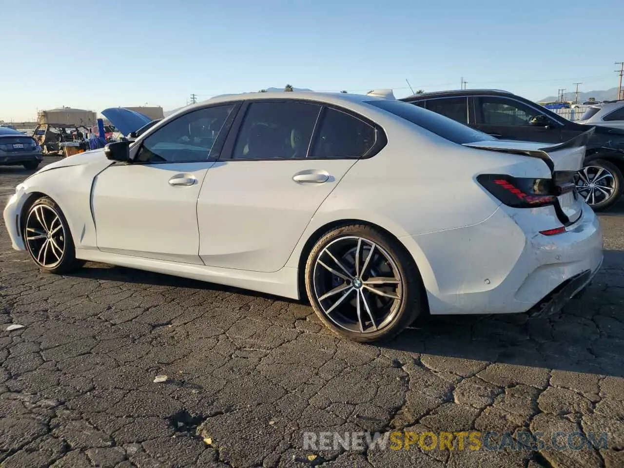 2 fotografías del automóvil dañado 3MW5U7J05M8B93885 BMW M3 2021