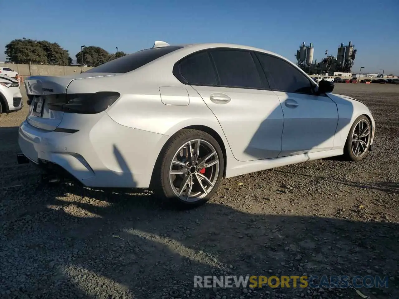 3 fotografías del automóvil dañado 3MW5U7J06M8B61494 BMW M3 2021
