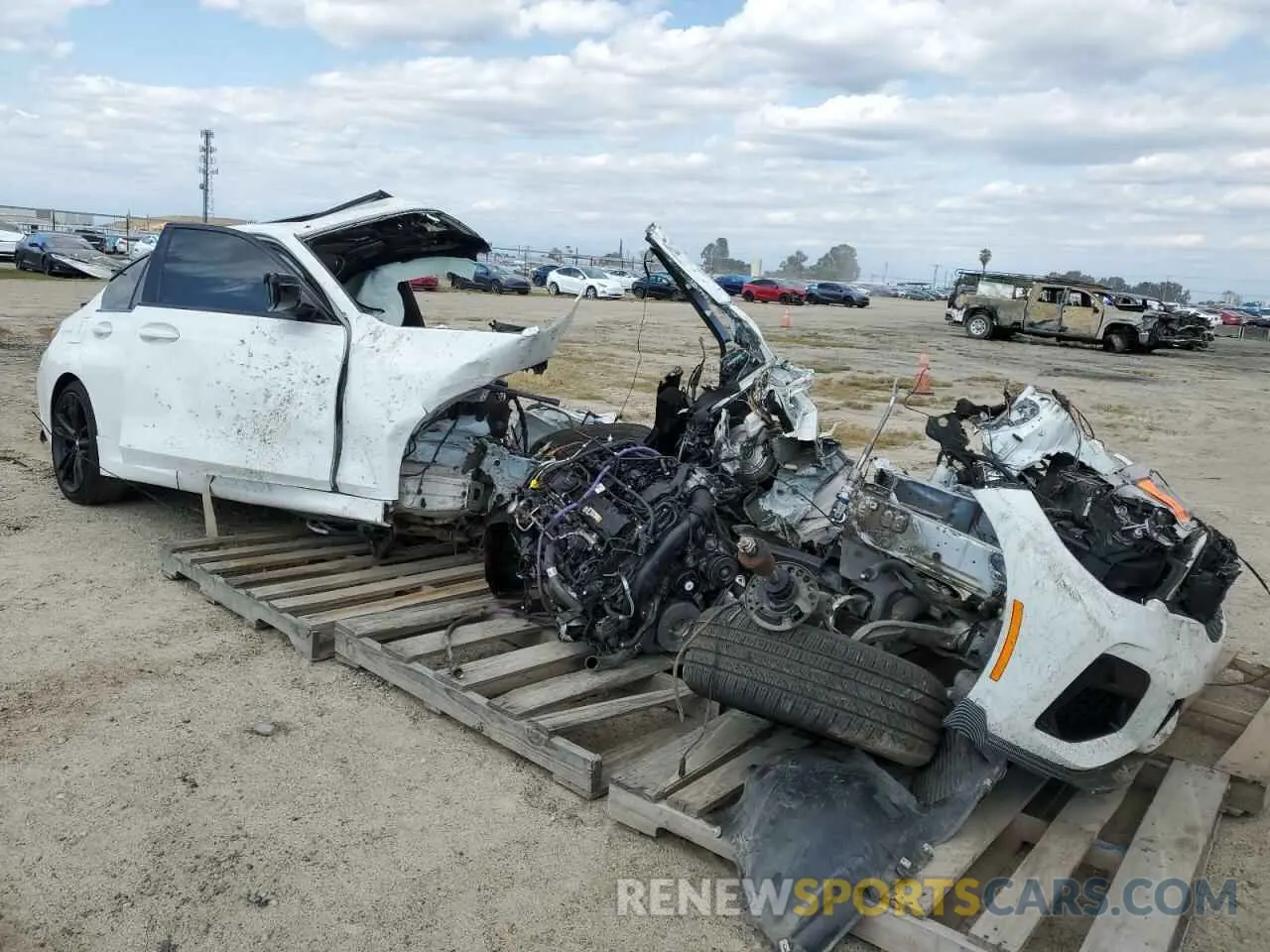 4 fotografías del automóvil dañado 3MW5U7J03N8C34225 BMW M3 2022