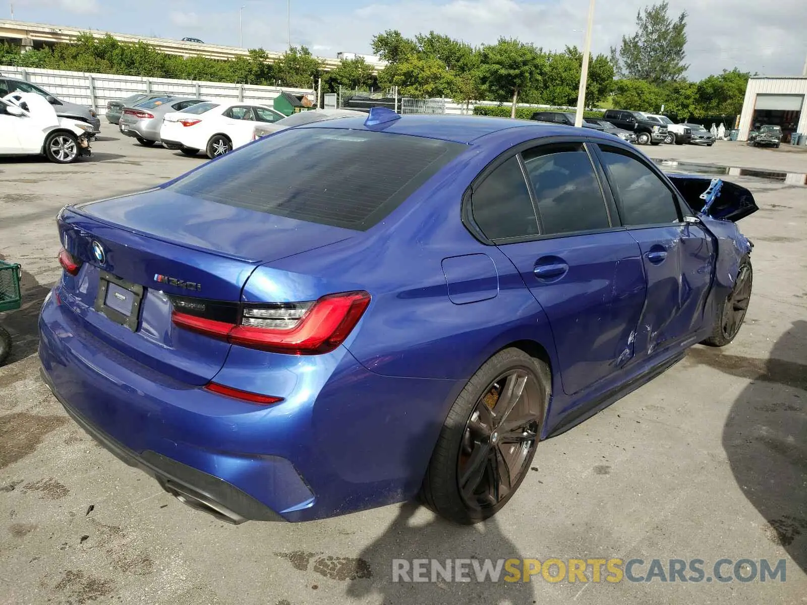 4 fotografías del automóvil dañado 3MW5U7J04L8B39587 BMW M340I 2020