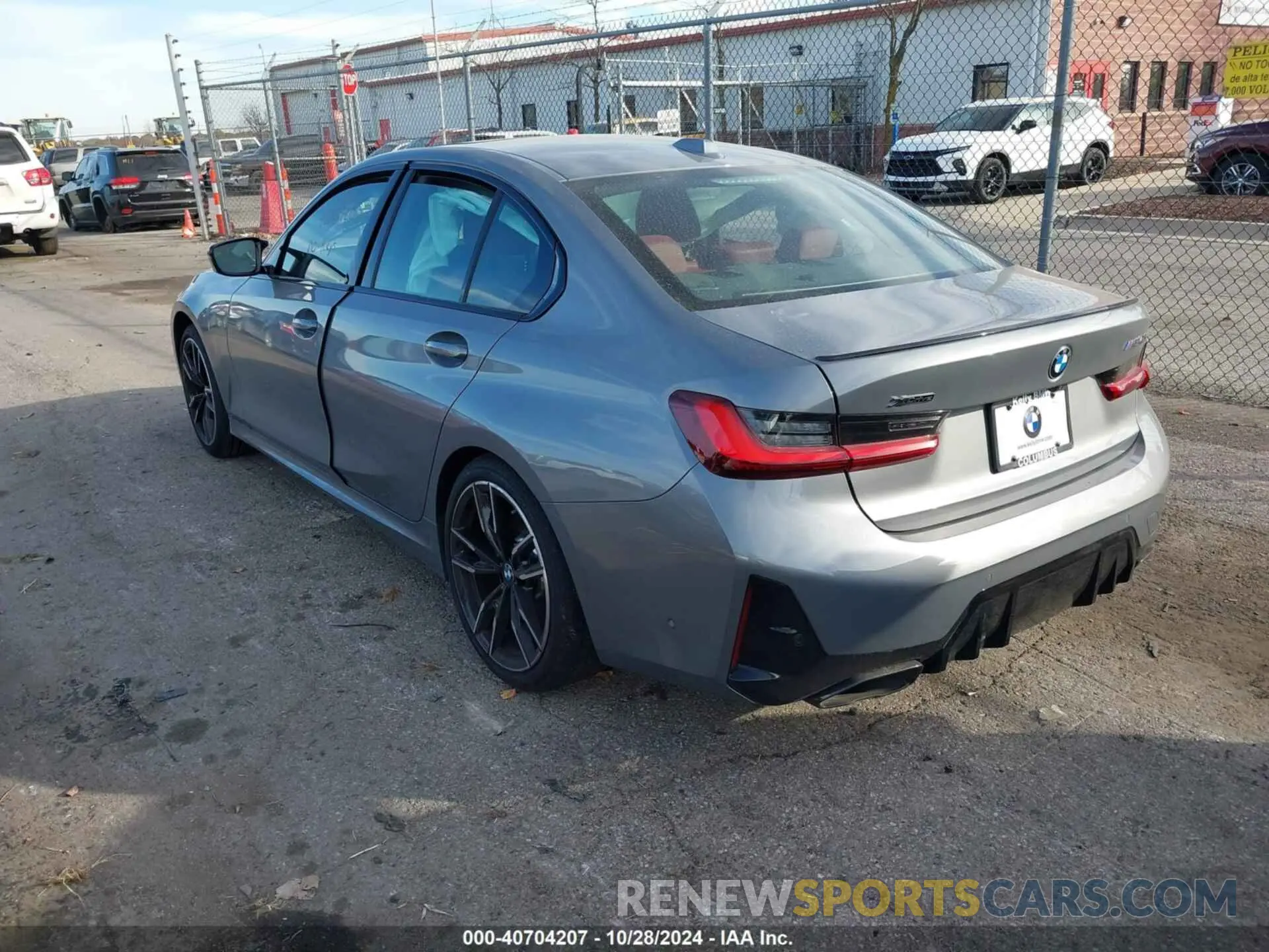 3 fotografías del automóvil dañado 3MW49FF04R8E89441 BMW M340I 2024