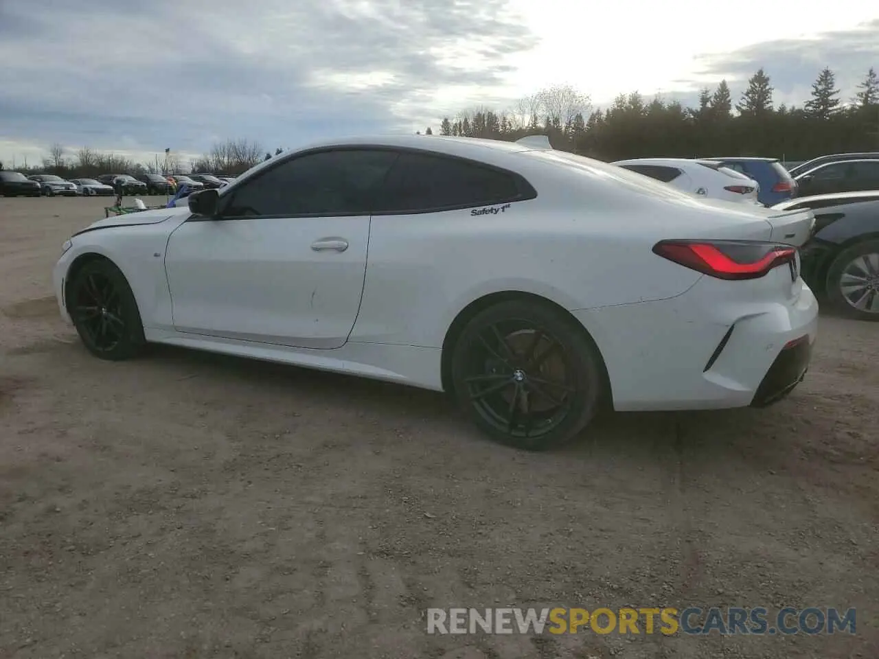 2 fotografías del automóvil dañado WBA13AR05MCG96010 BMW M4 2021