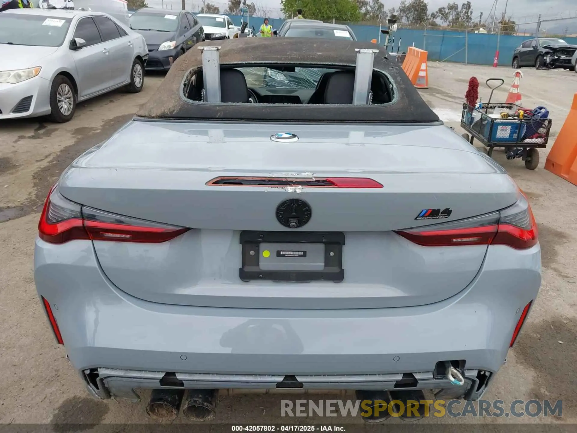 16 fotografías del automóvil dañado WBS33BA01NCJ58456 BMW M4 2022