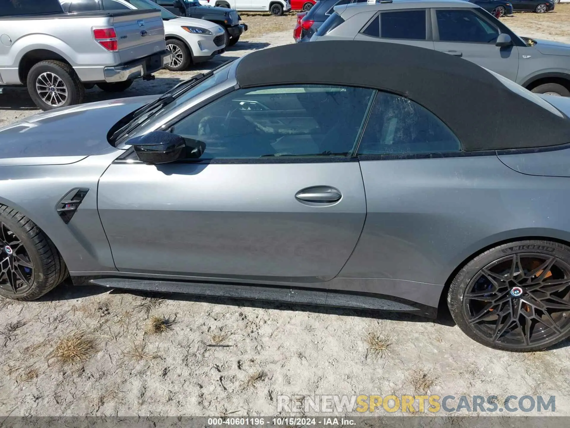 13 fotografías del automóvil dañado WBS33BA00PCM38369 BMW M4 2023