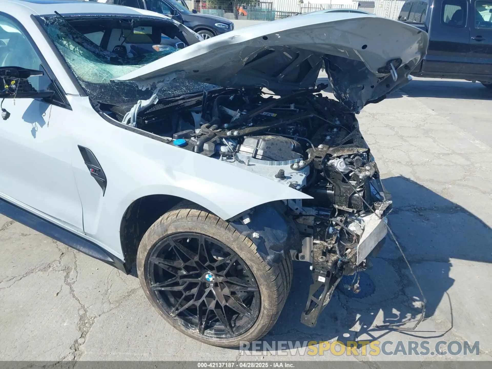 17 fotografías del automóvil dañado WBS33HK01SCU25530 BMW M4 2025