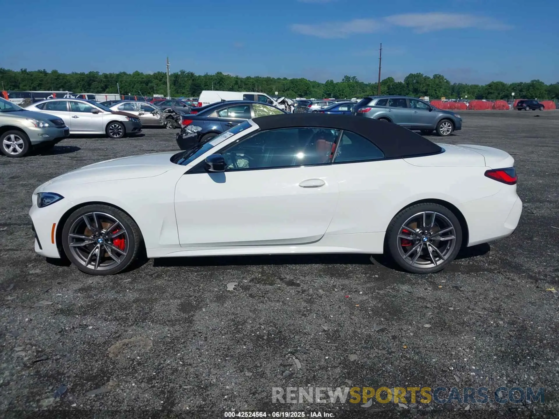 14 fotografías del automóvil dañado WBA53AT0XMCH41436 BMW M440I 2021