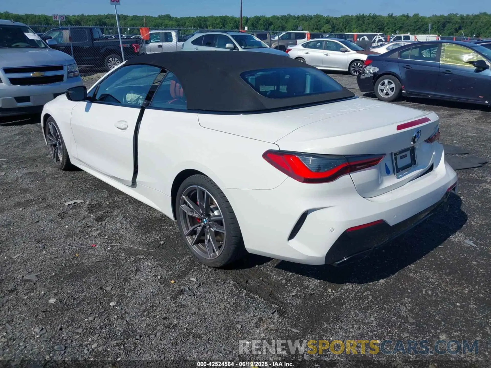 3 fotografías del automóvil dañado WBA53AT0XMCH41436 BMW M440I 2021
