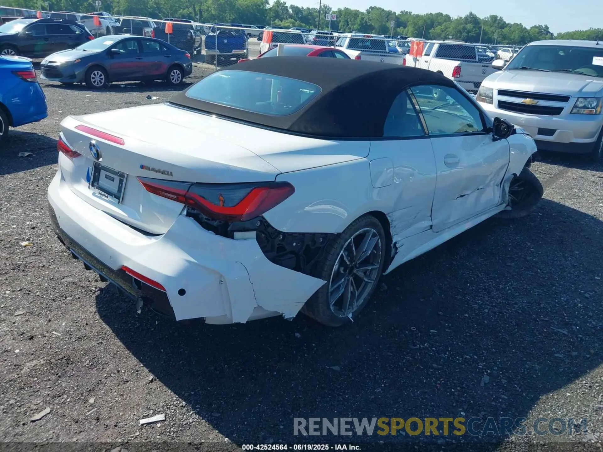 4 fotografías del automóvil dañado WBA53AT0XMCH41436 BMW M440I 2021