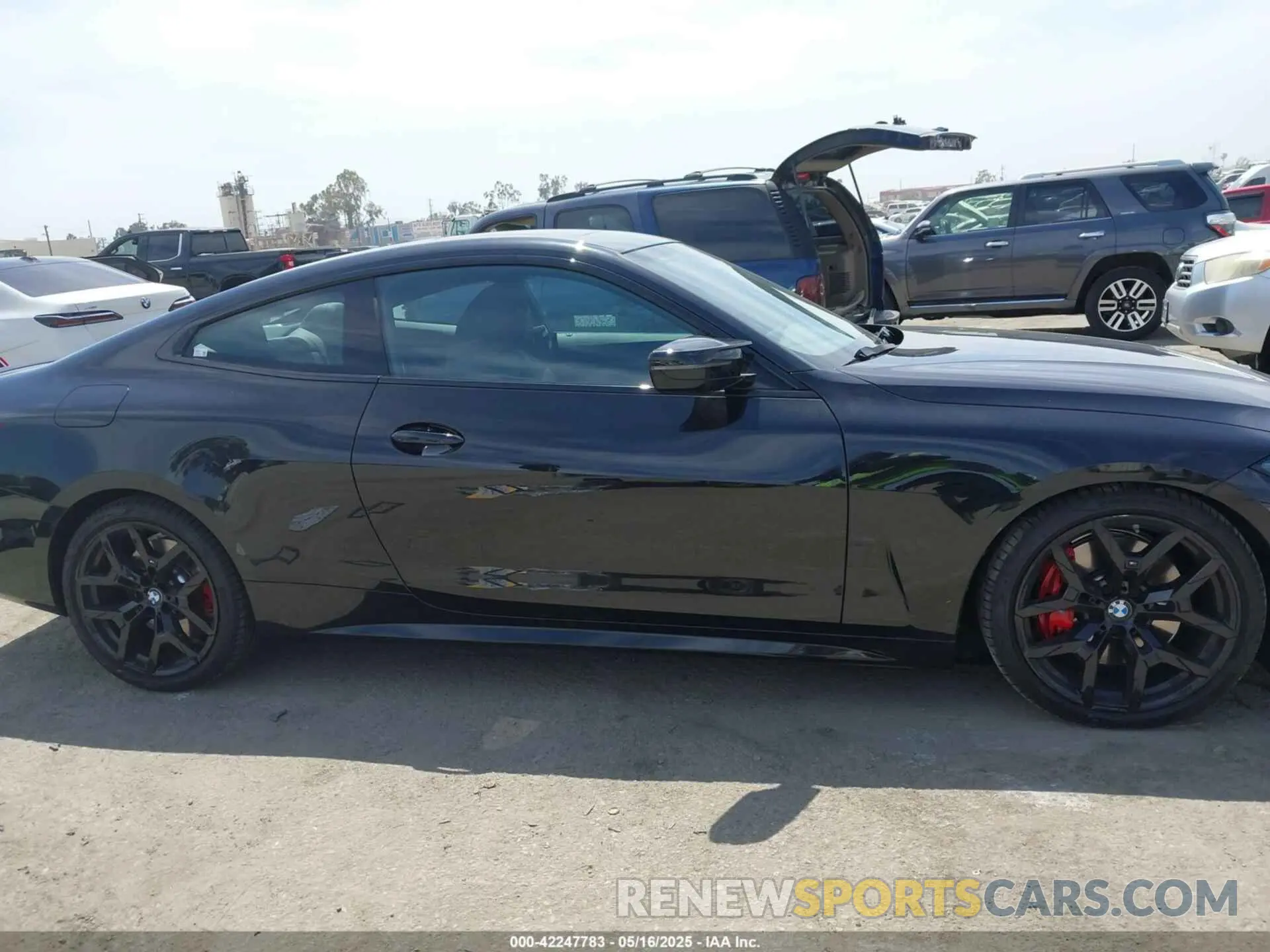 14 fotografías del automóvil dañado WBA73DA01SCT43720 BMW M440I 2025