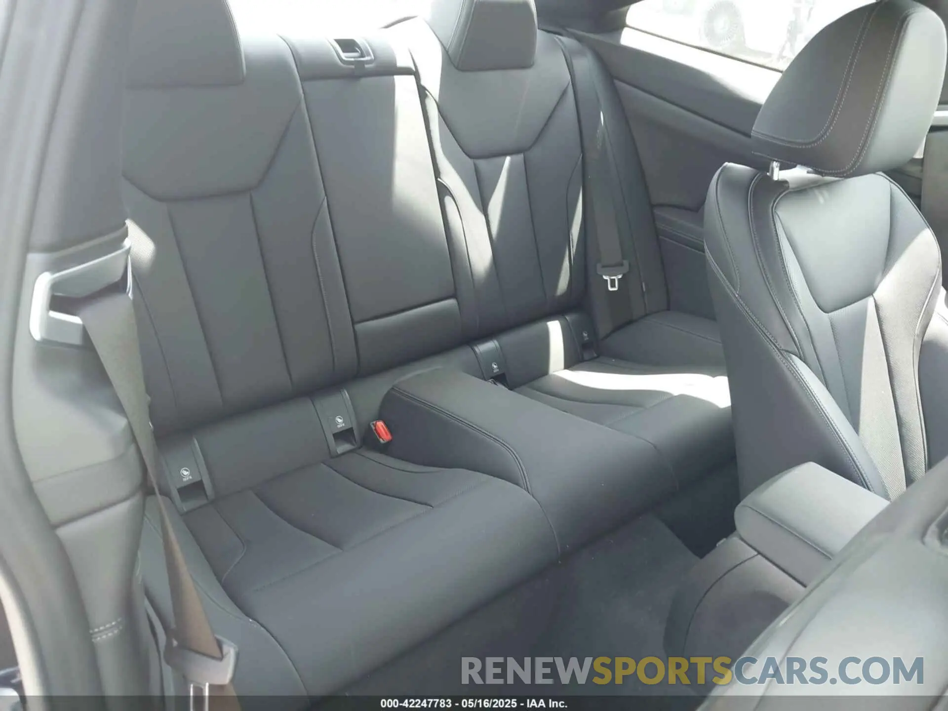 8 fotografías del automóvil dañado WBA73DA01SCT43720 BMW M440I 2025